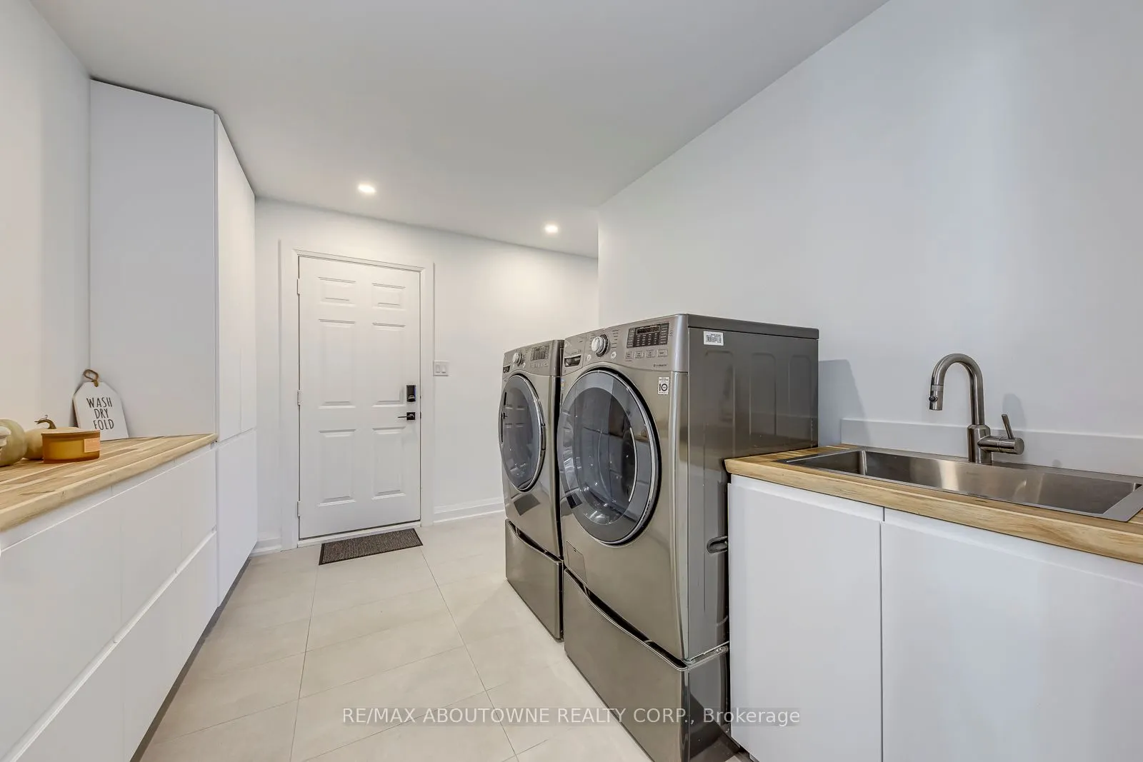 54 Deerview Avenue