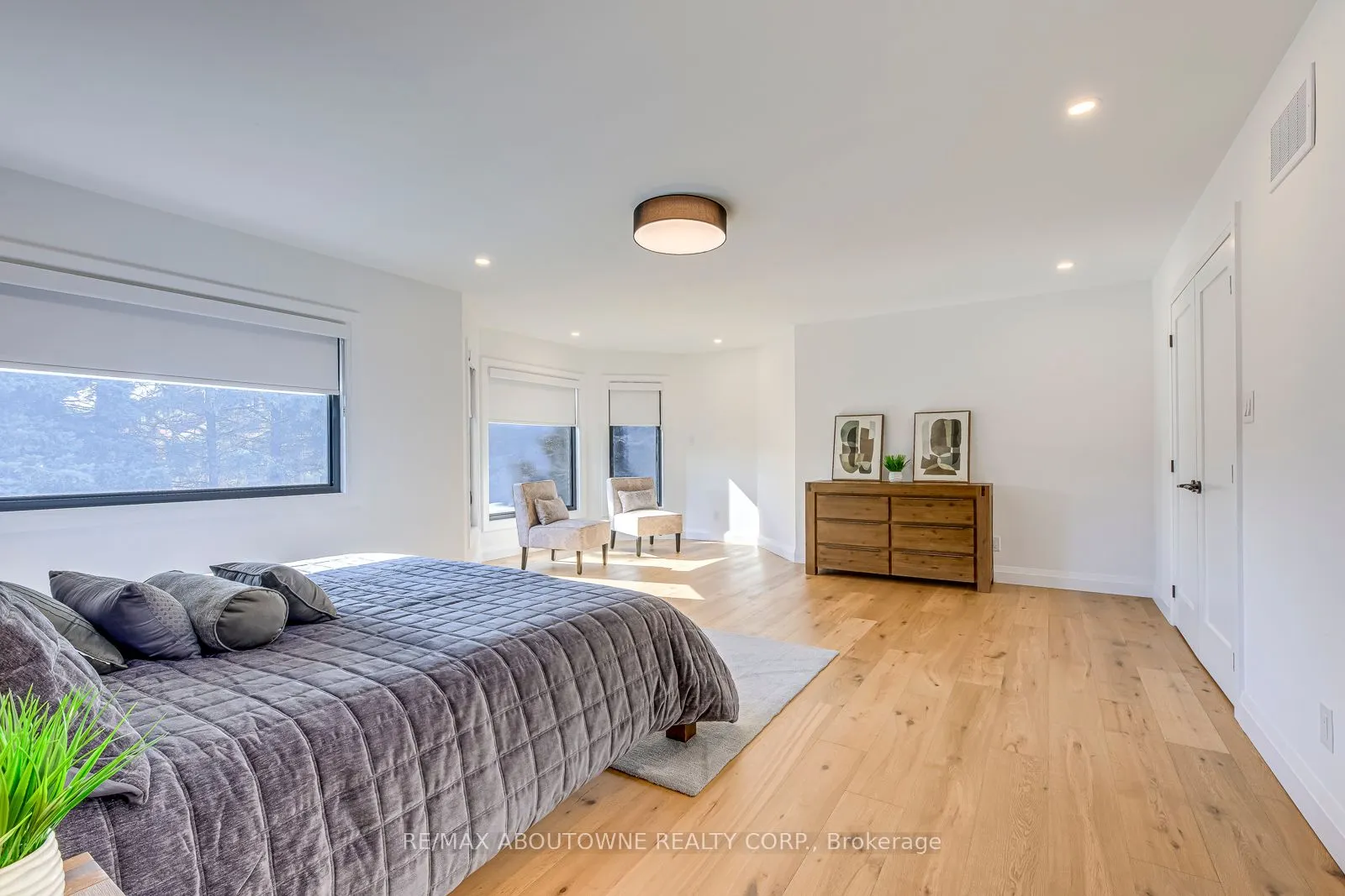 54 Deerview Avenue