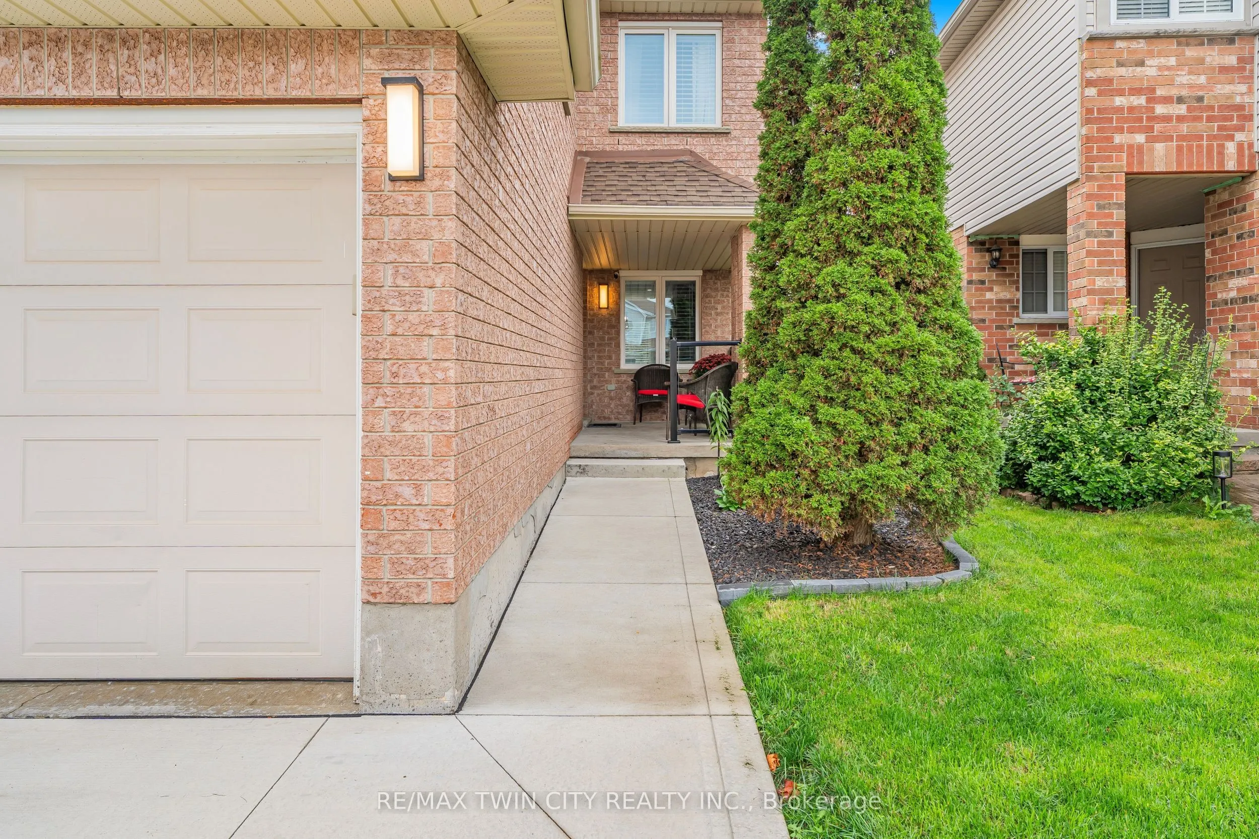 19 Marl Meadow Drive