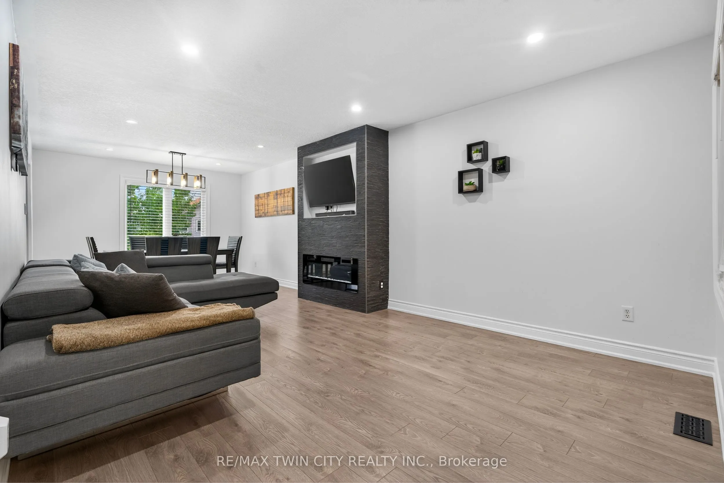 19 Marl Meadow Drive