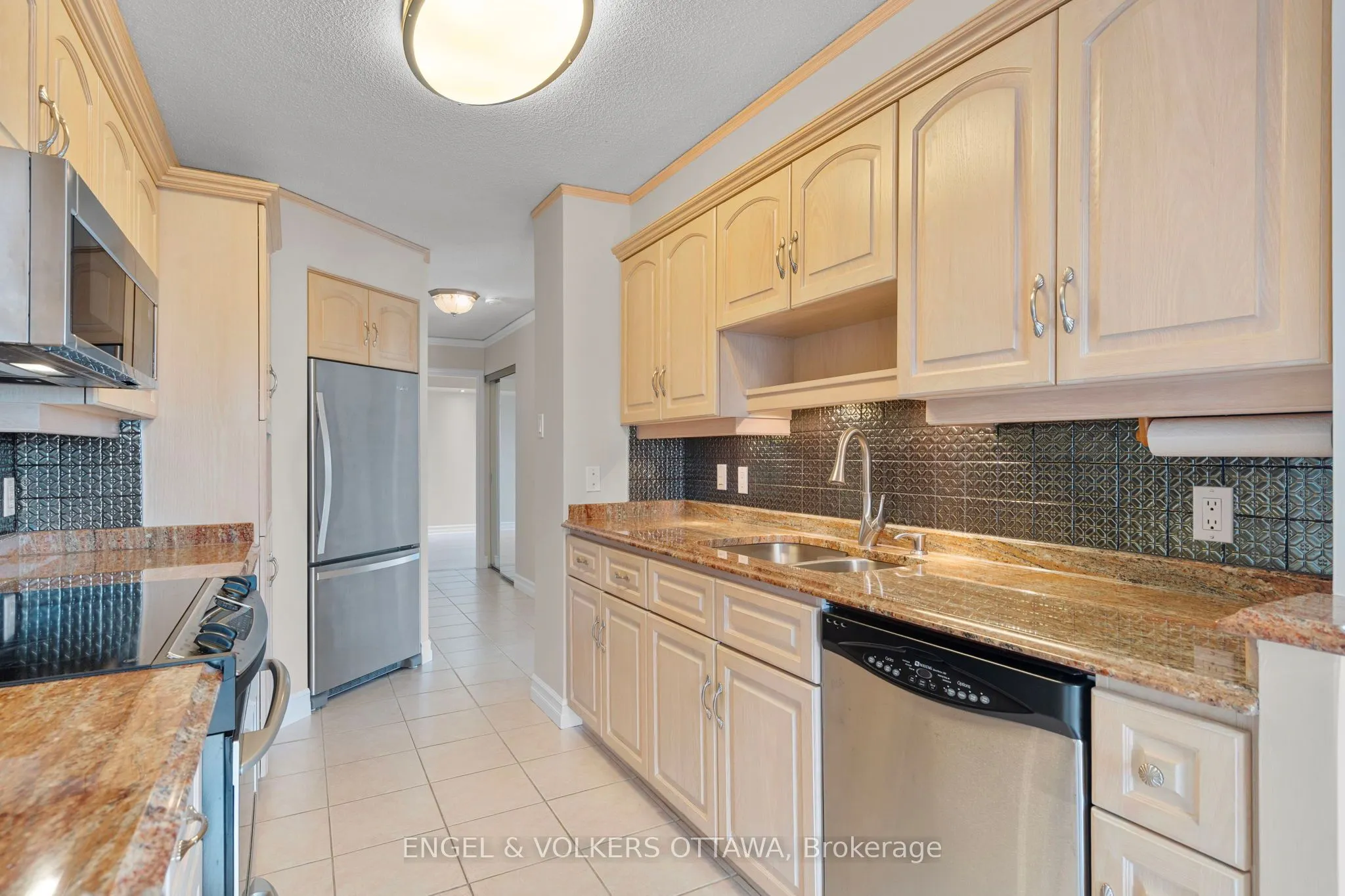 545 St Laurent Boulevard