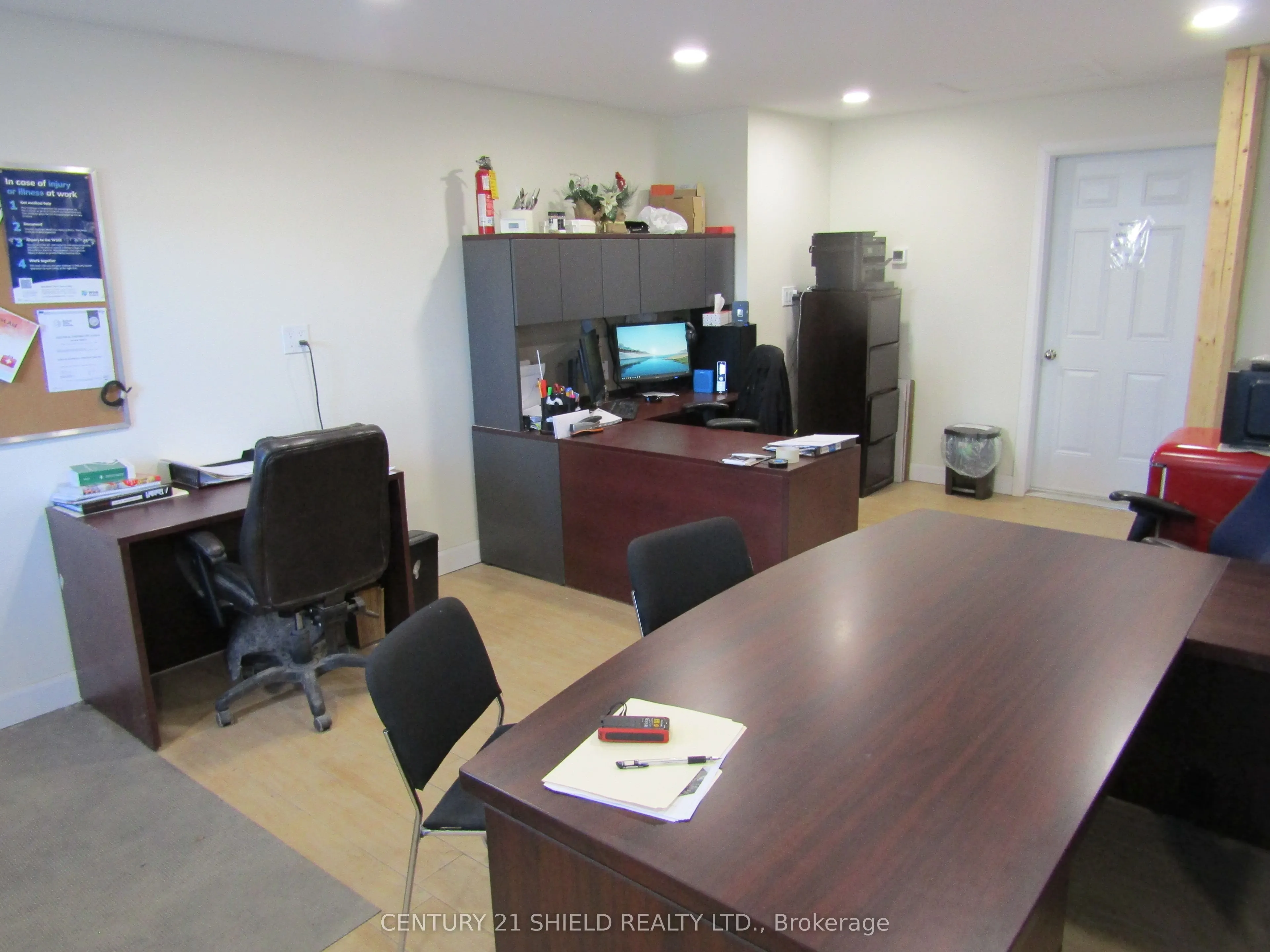 238 Ninth Street W
