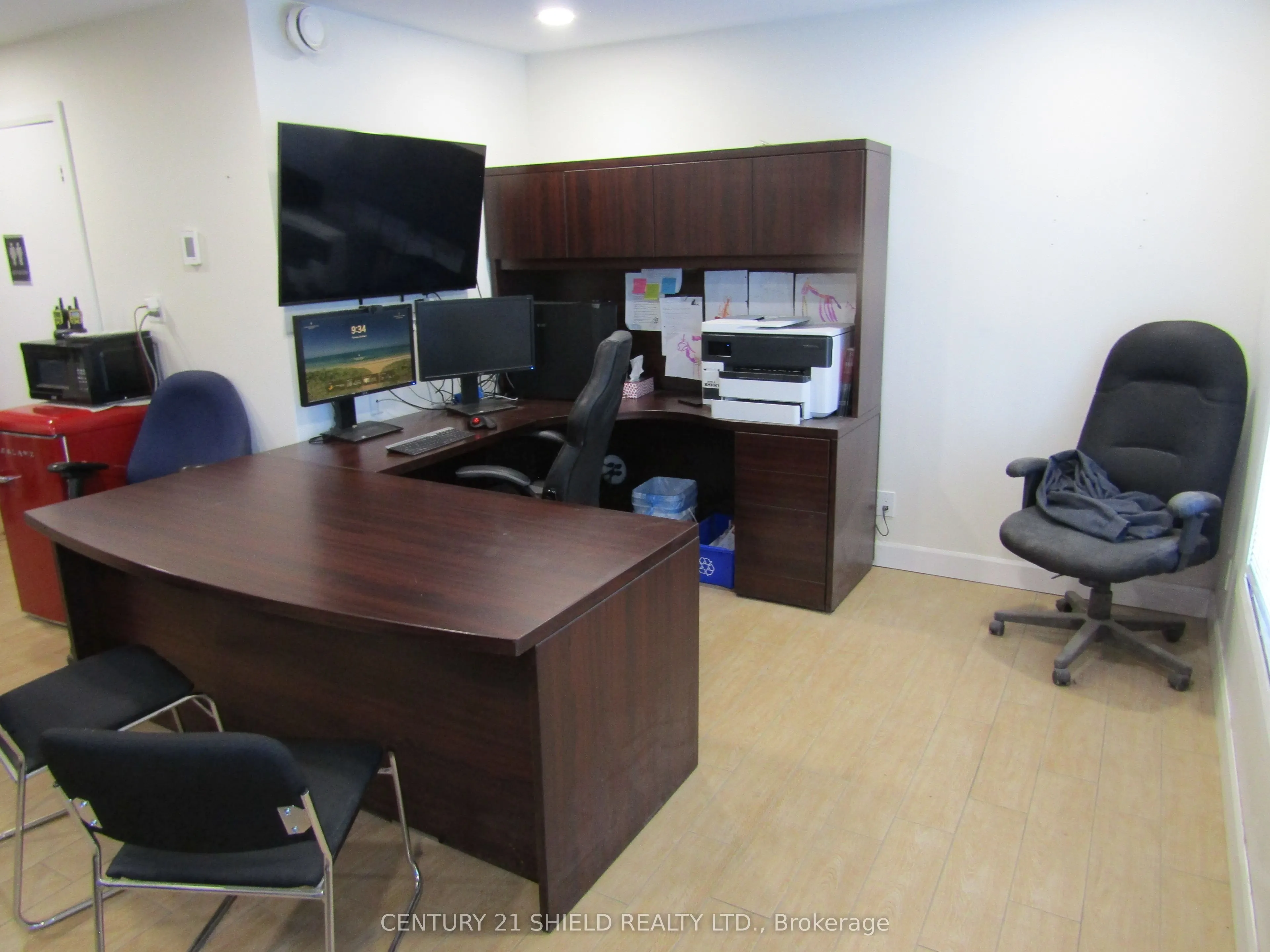 238 Ninth Street W