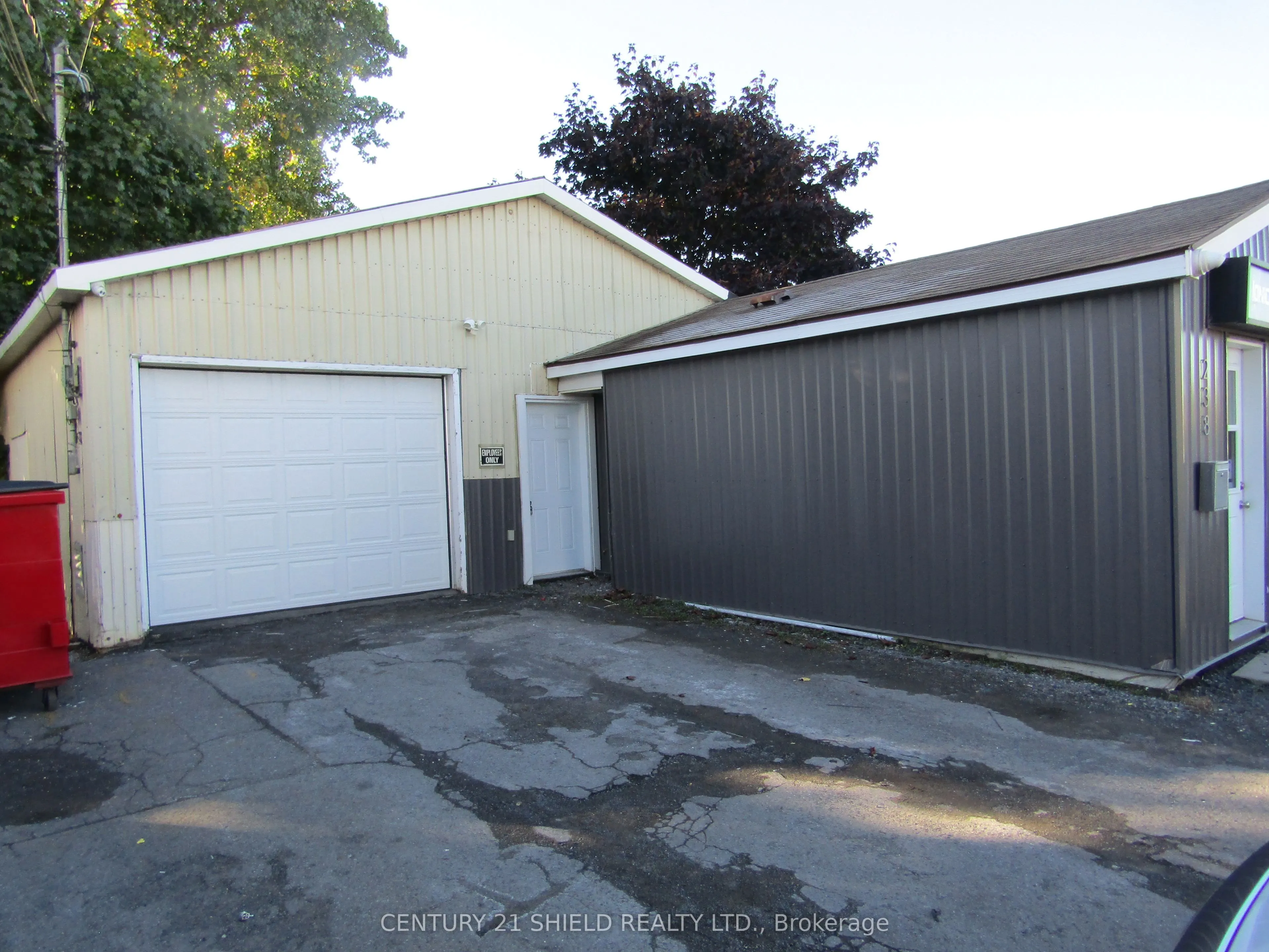 238 Ninth Street W