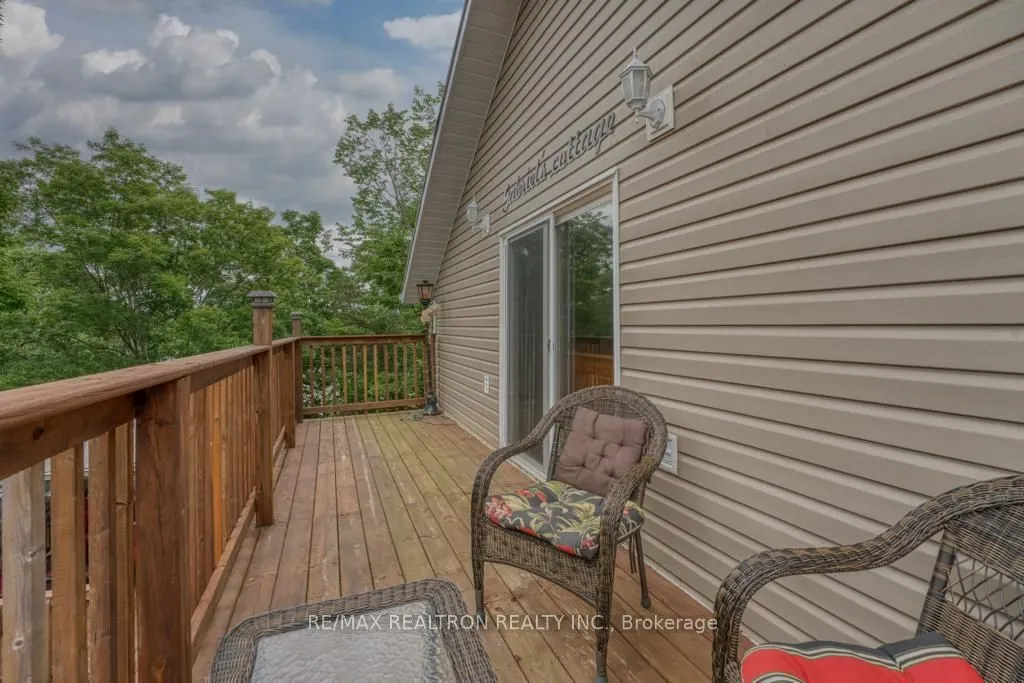 1073 Freeman Lane