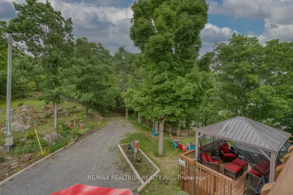 1073 Freeman Lane