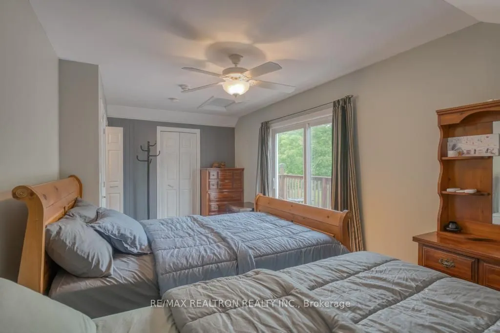 1073 Freeman Lane