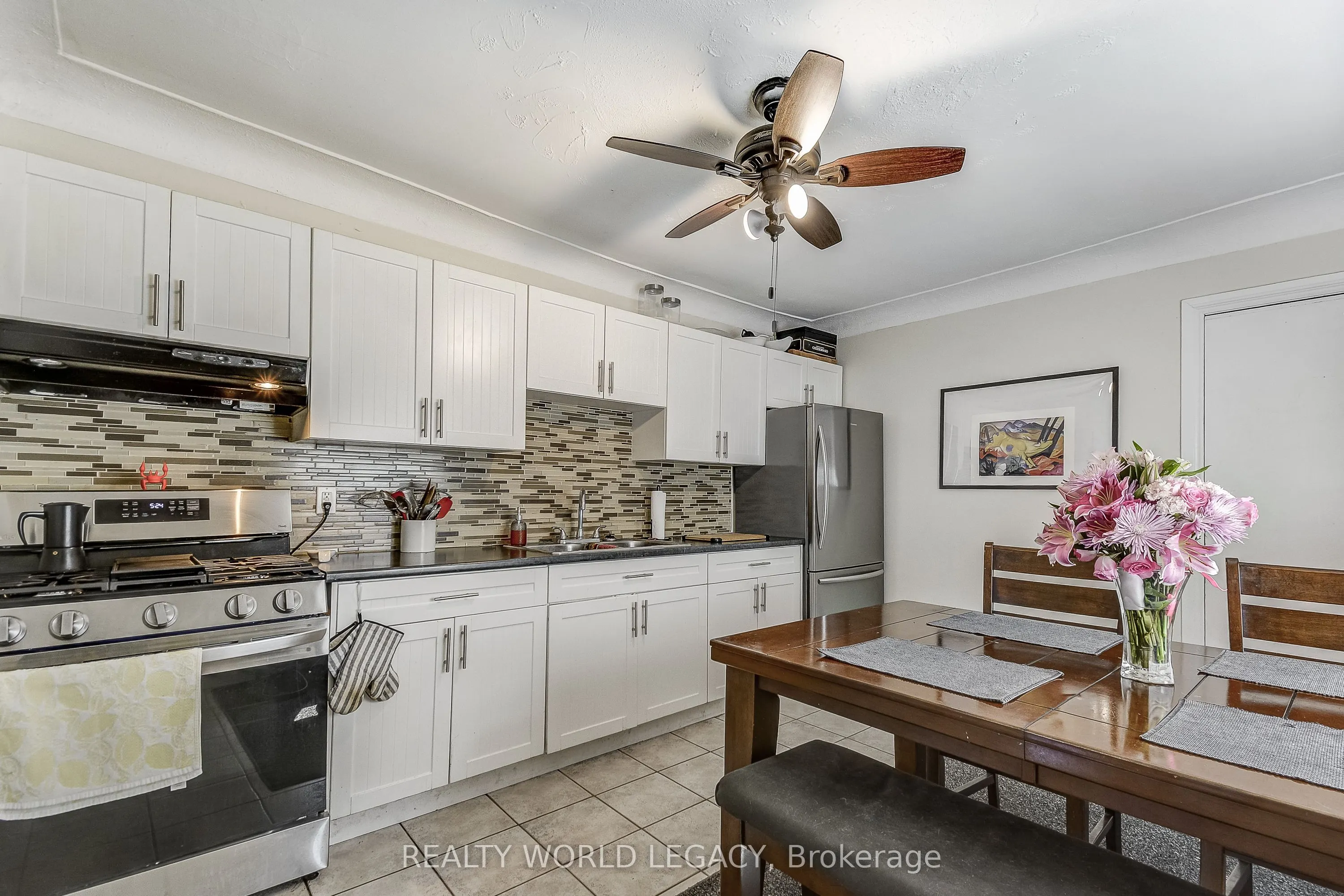 201 Barton Street W