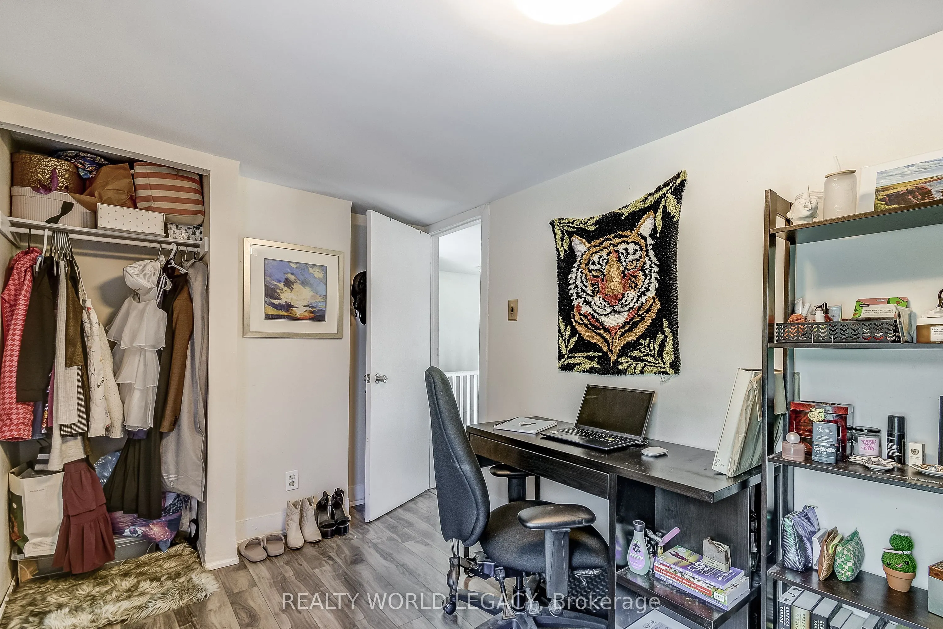 201 Barton Street W