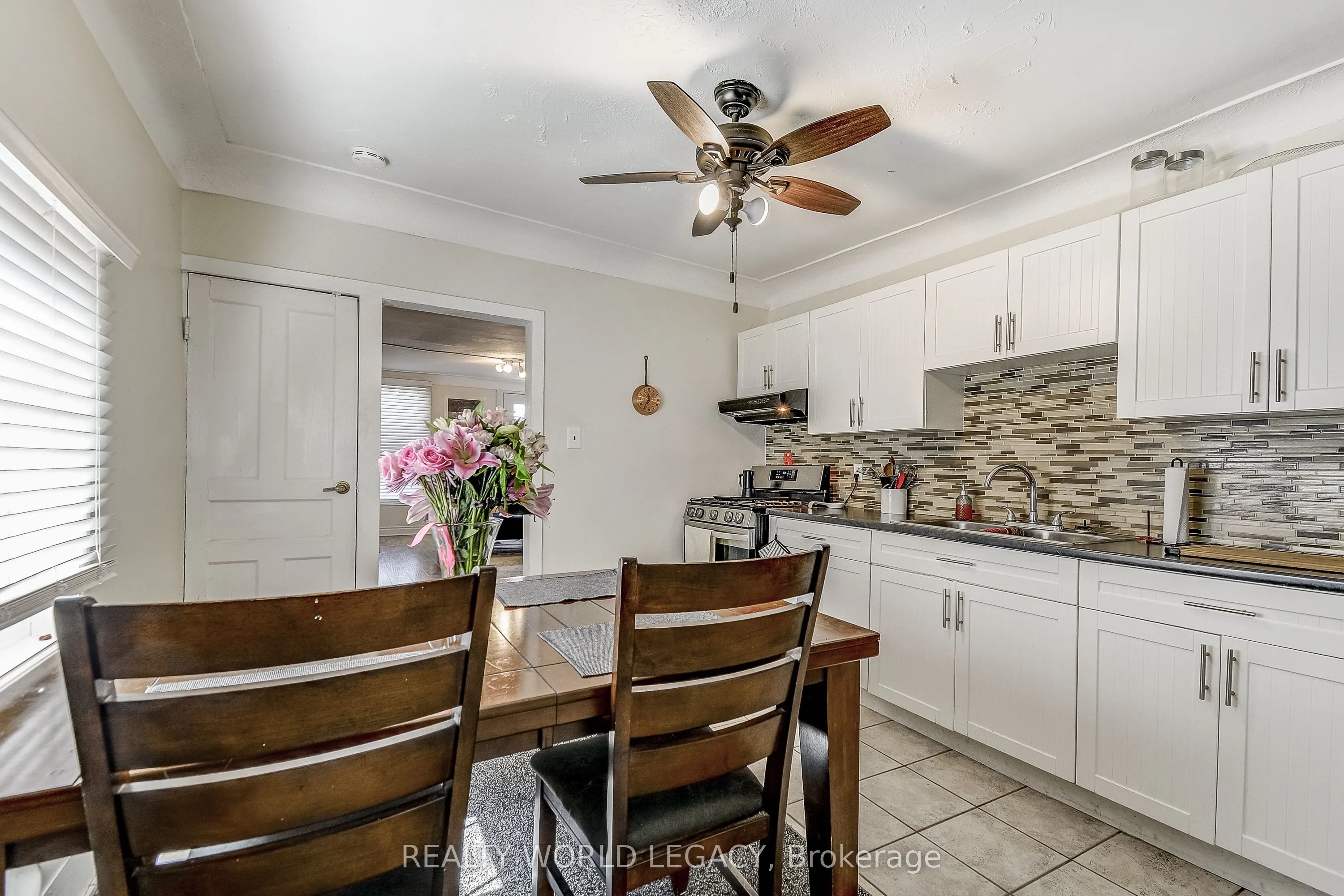 201 Barton Street W