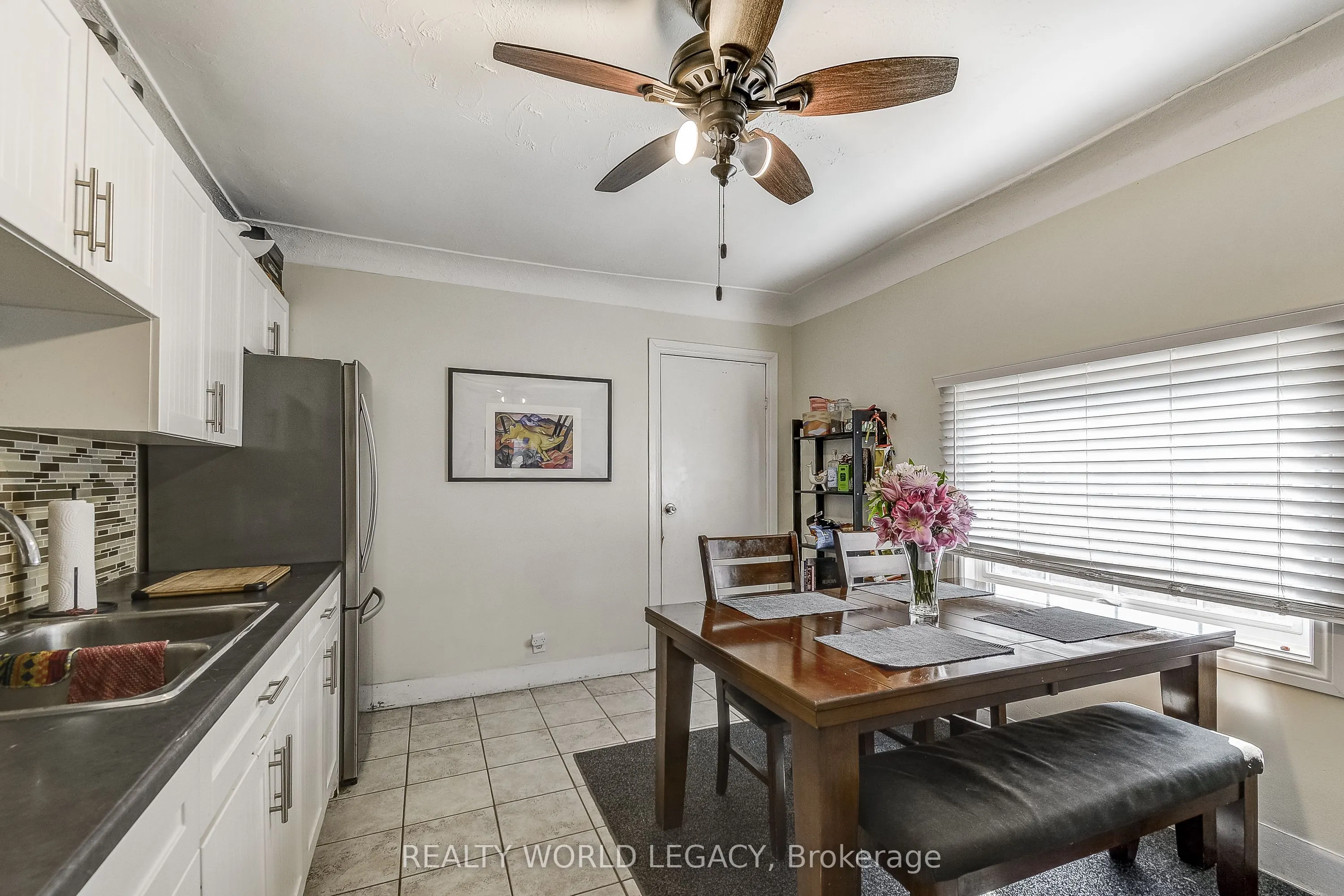 201 Barton Street W