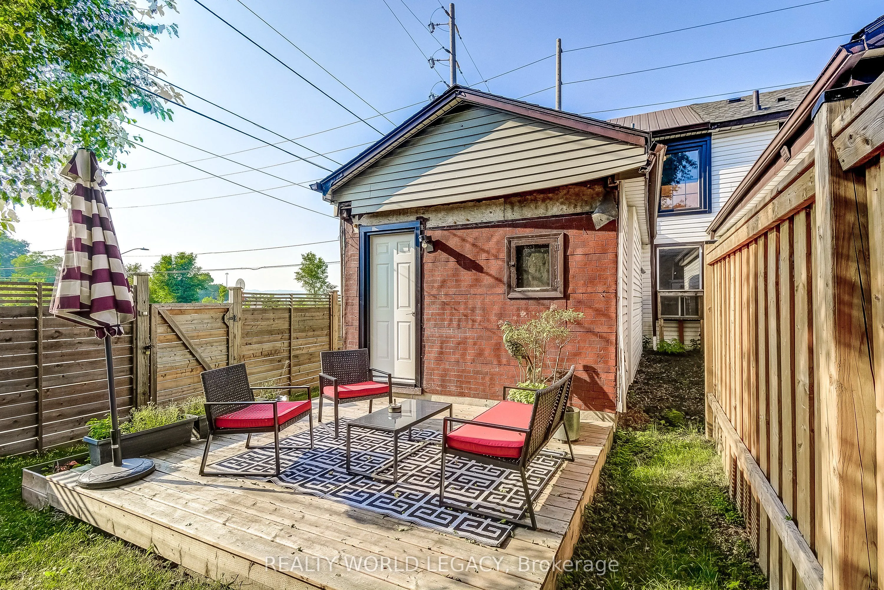 201 Barton Street W
