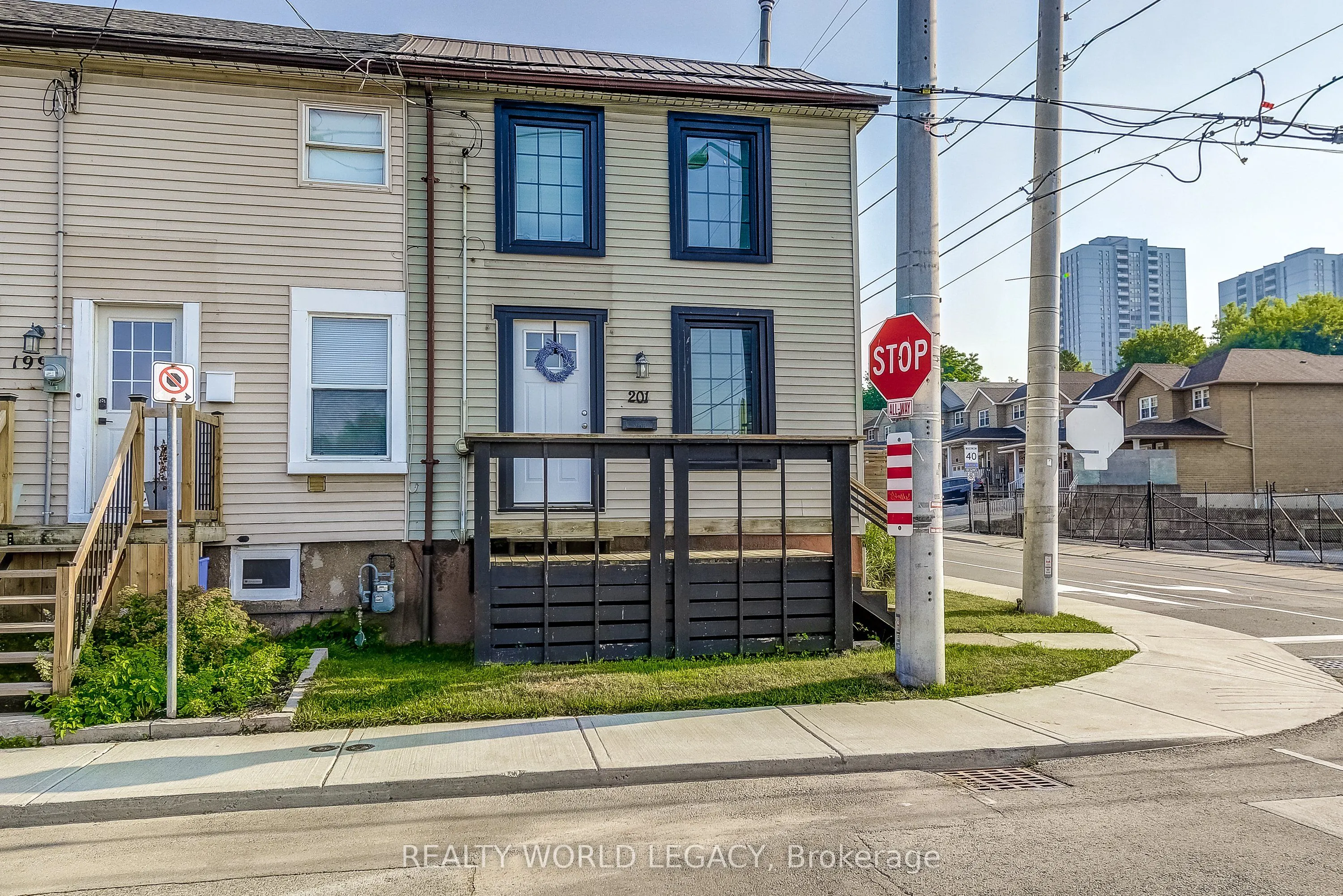 201 Barton Street W