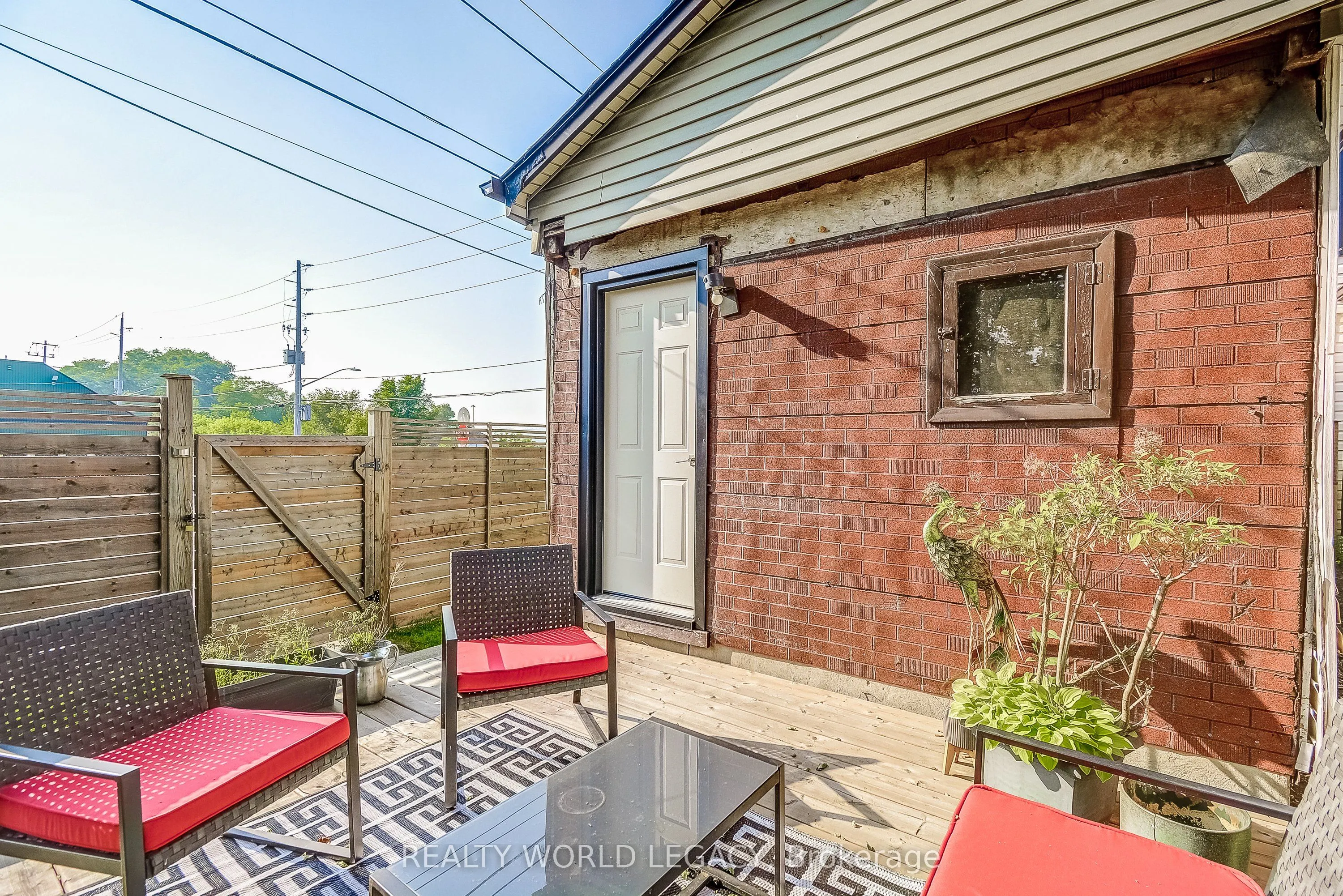 201 Barton Street W