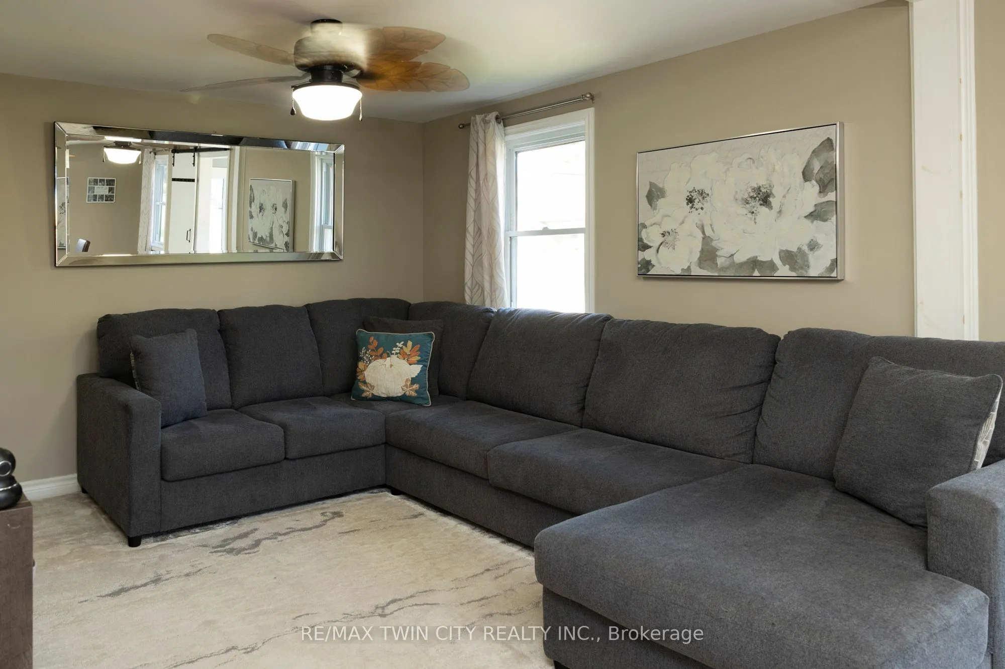 92 SOVEREIGN Street W