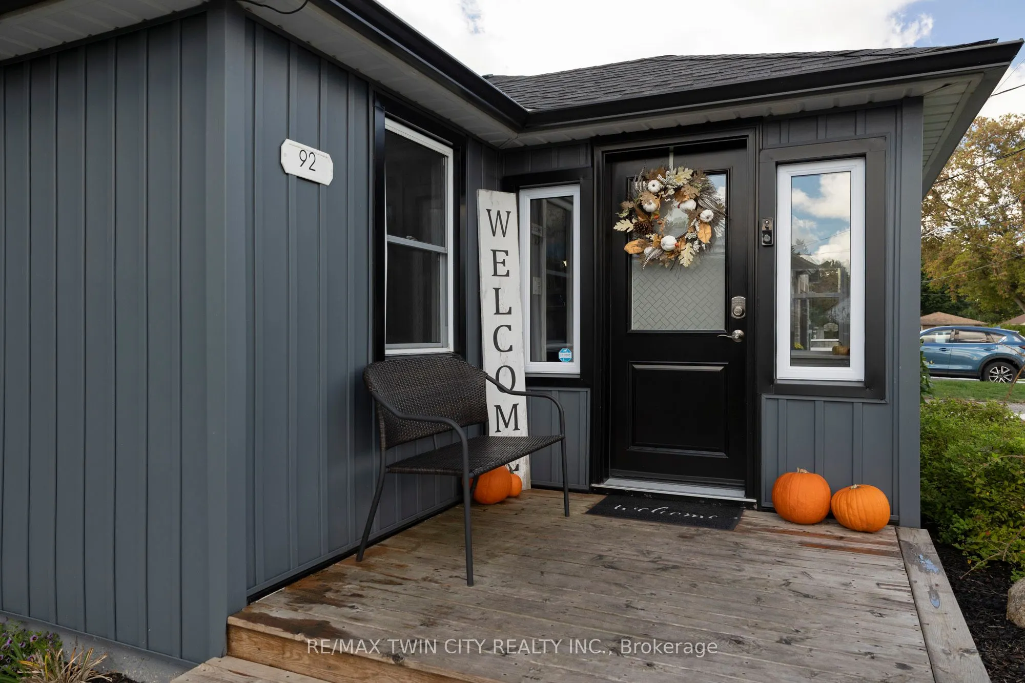 92 SOVEREIGN Street W