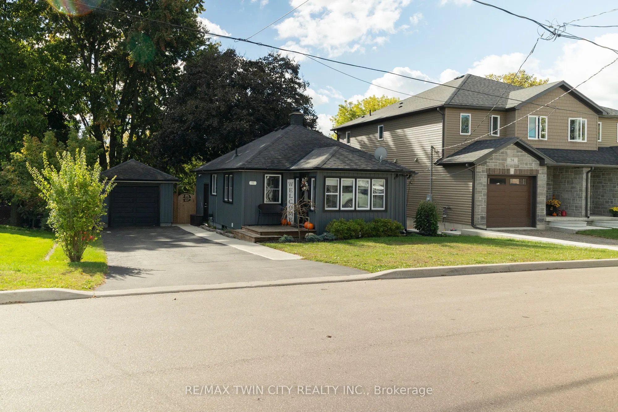 92 SOVEREIGN Street W