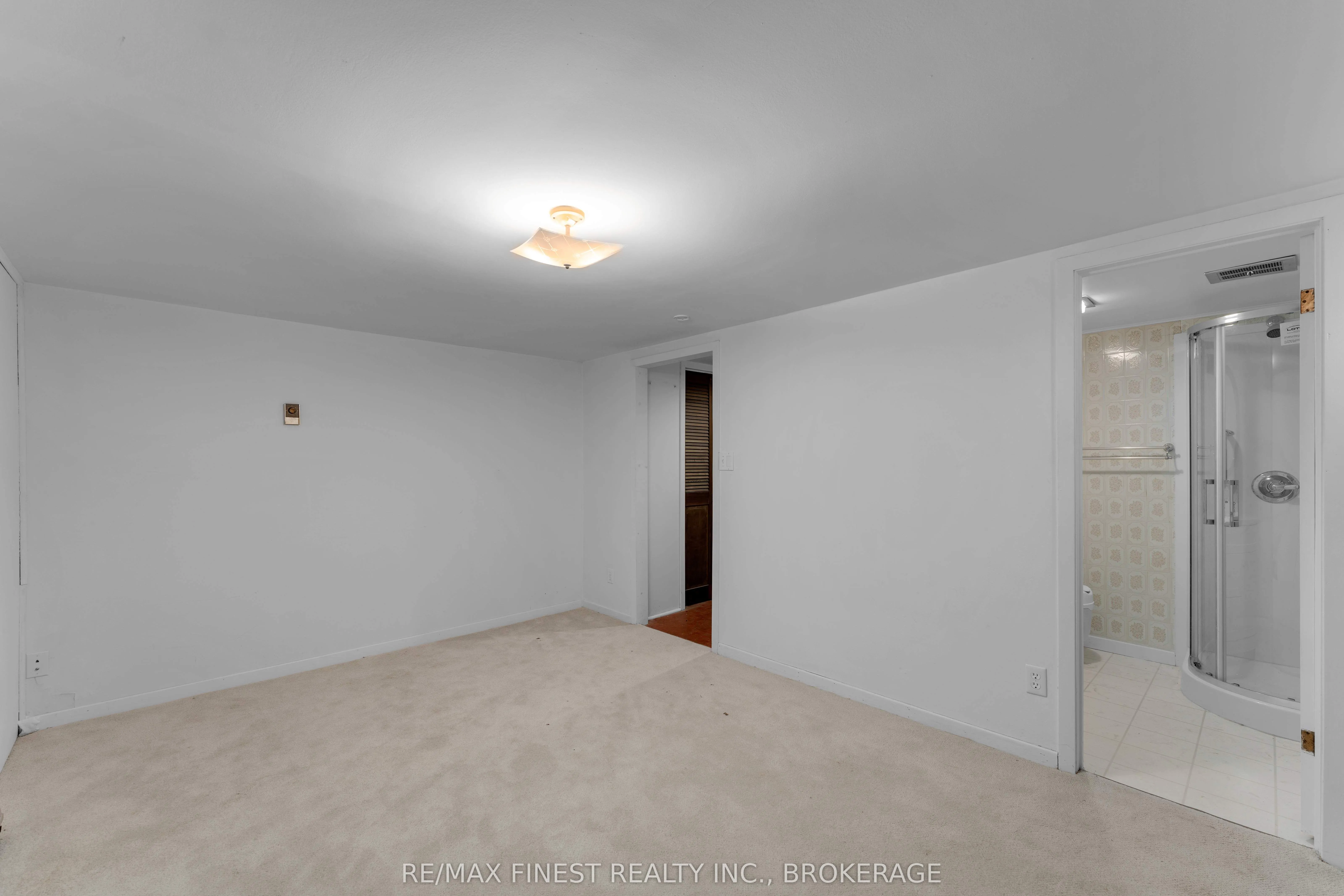85 Holland Crescent