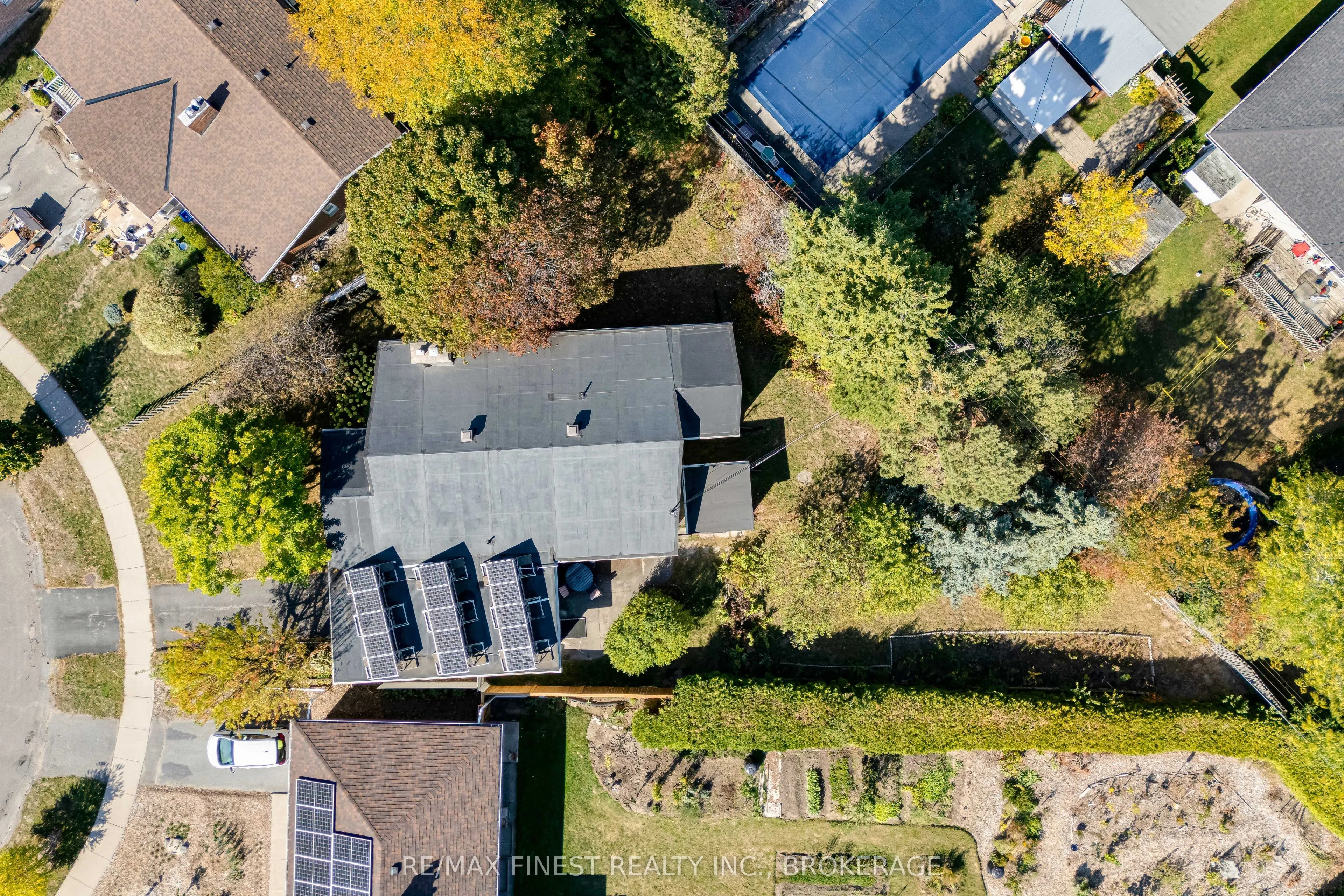 85 Holland Crescent