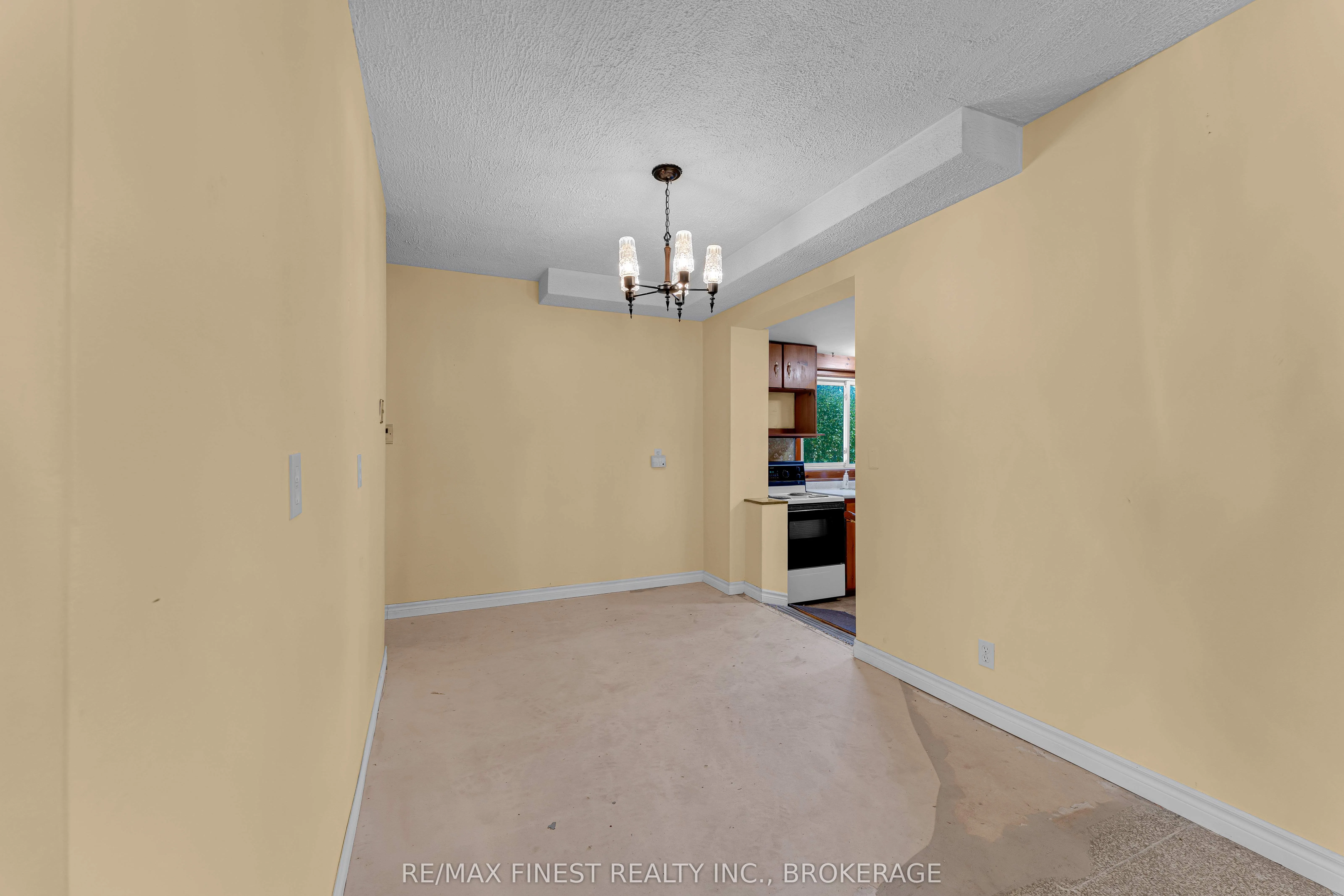 85 Holland Crescent