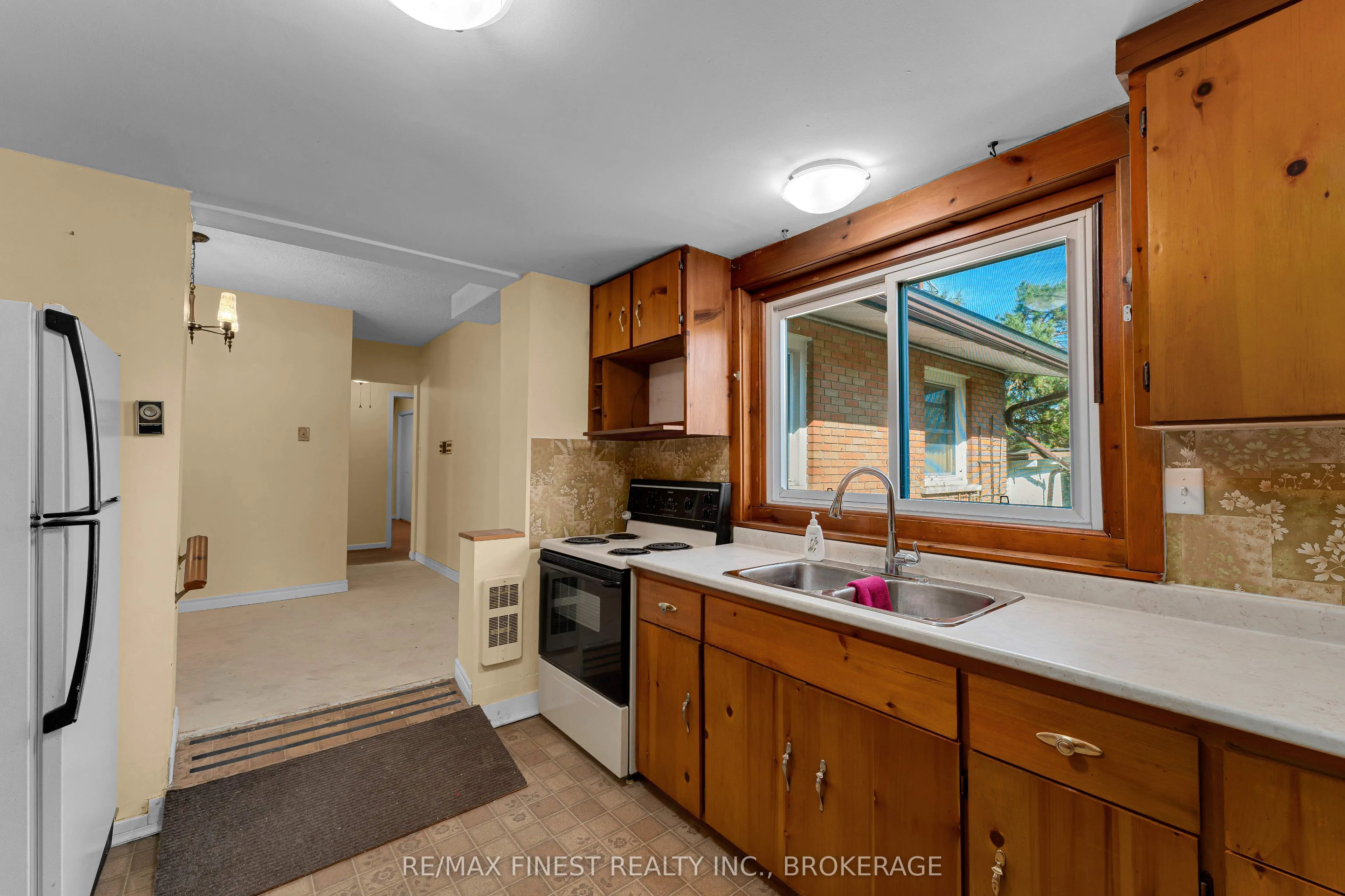 85 Holland Crescent