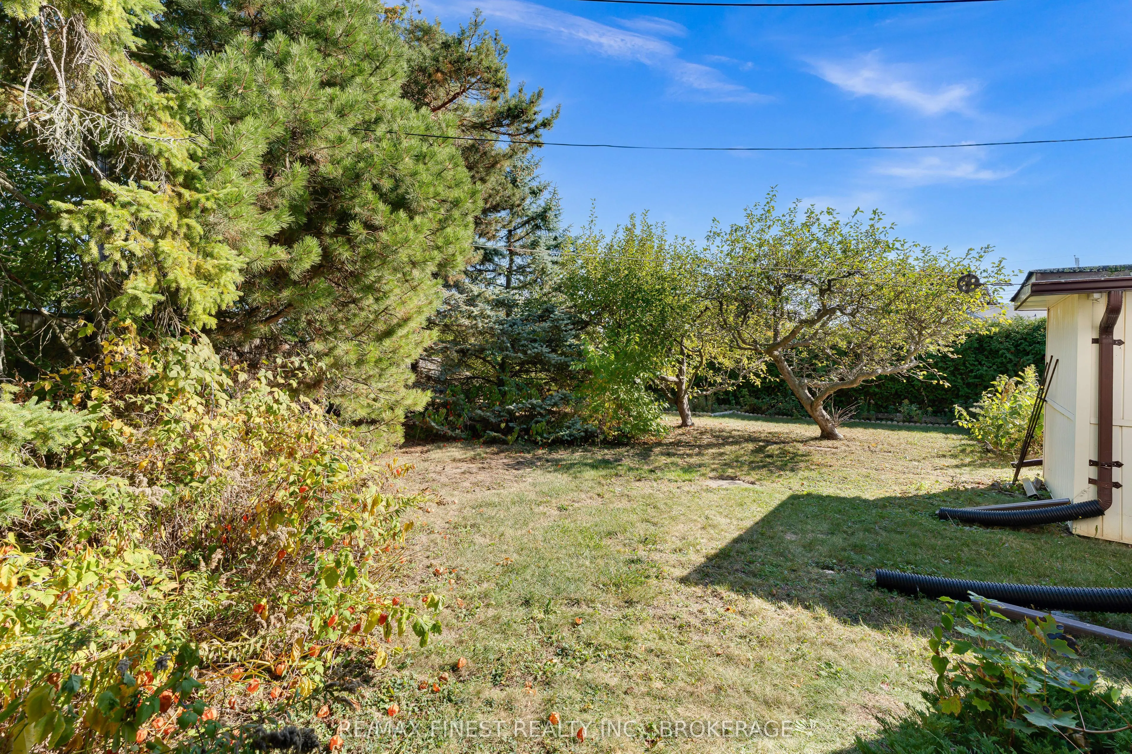 85 Holland Crescent