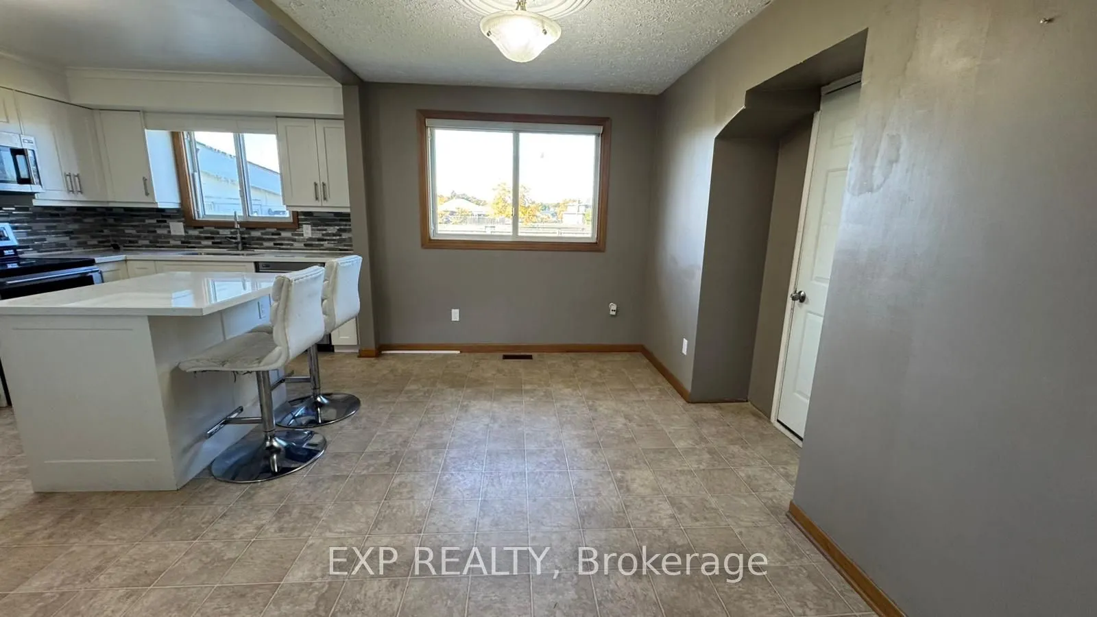 50 Sunnylea Drive, #Upper