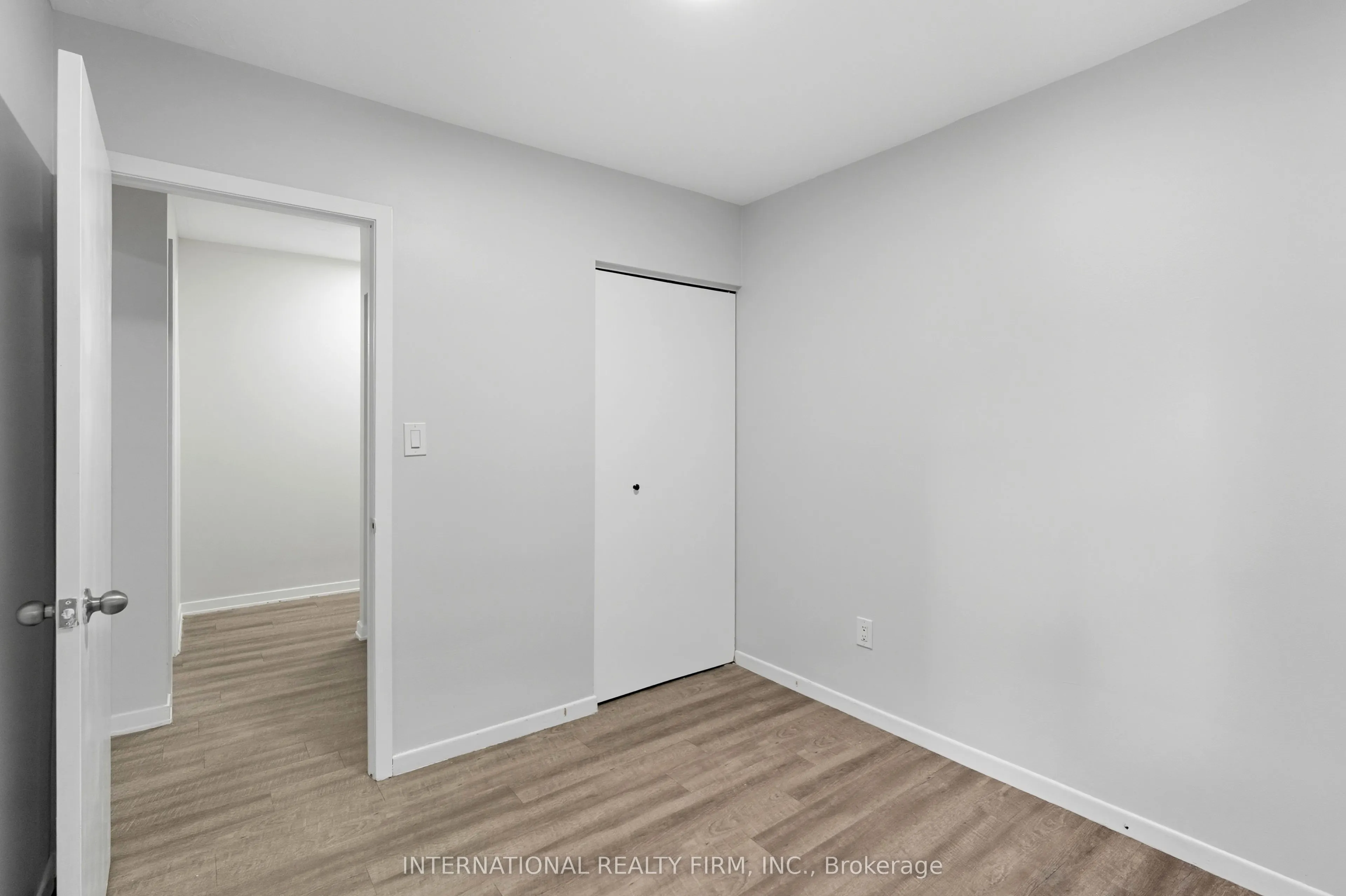 103 Emerald Street S