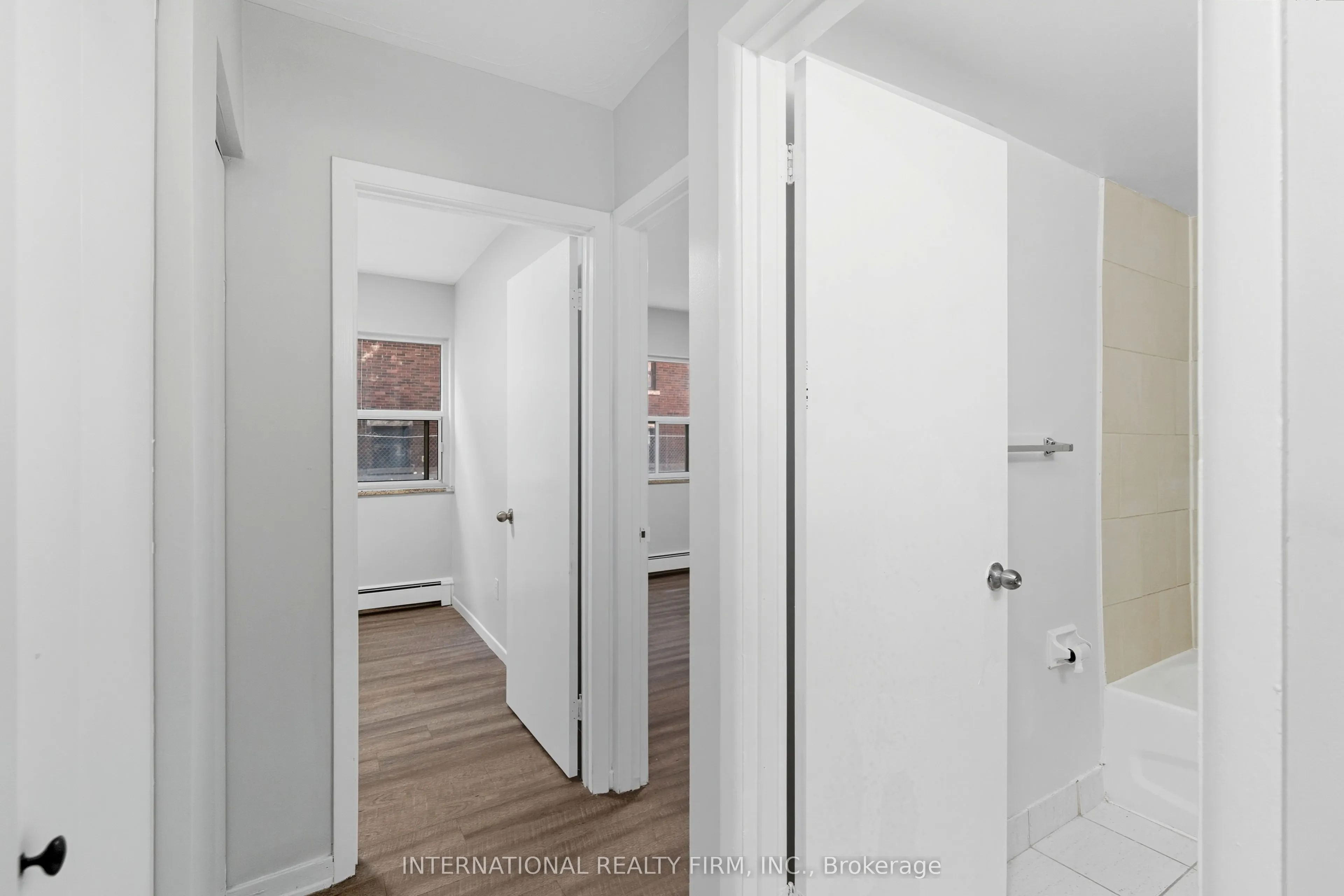 103 Emerald Street S