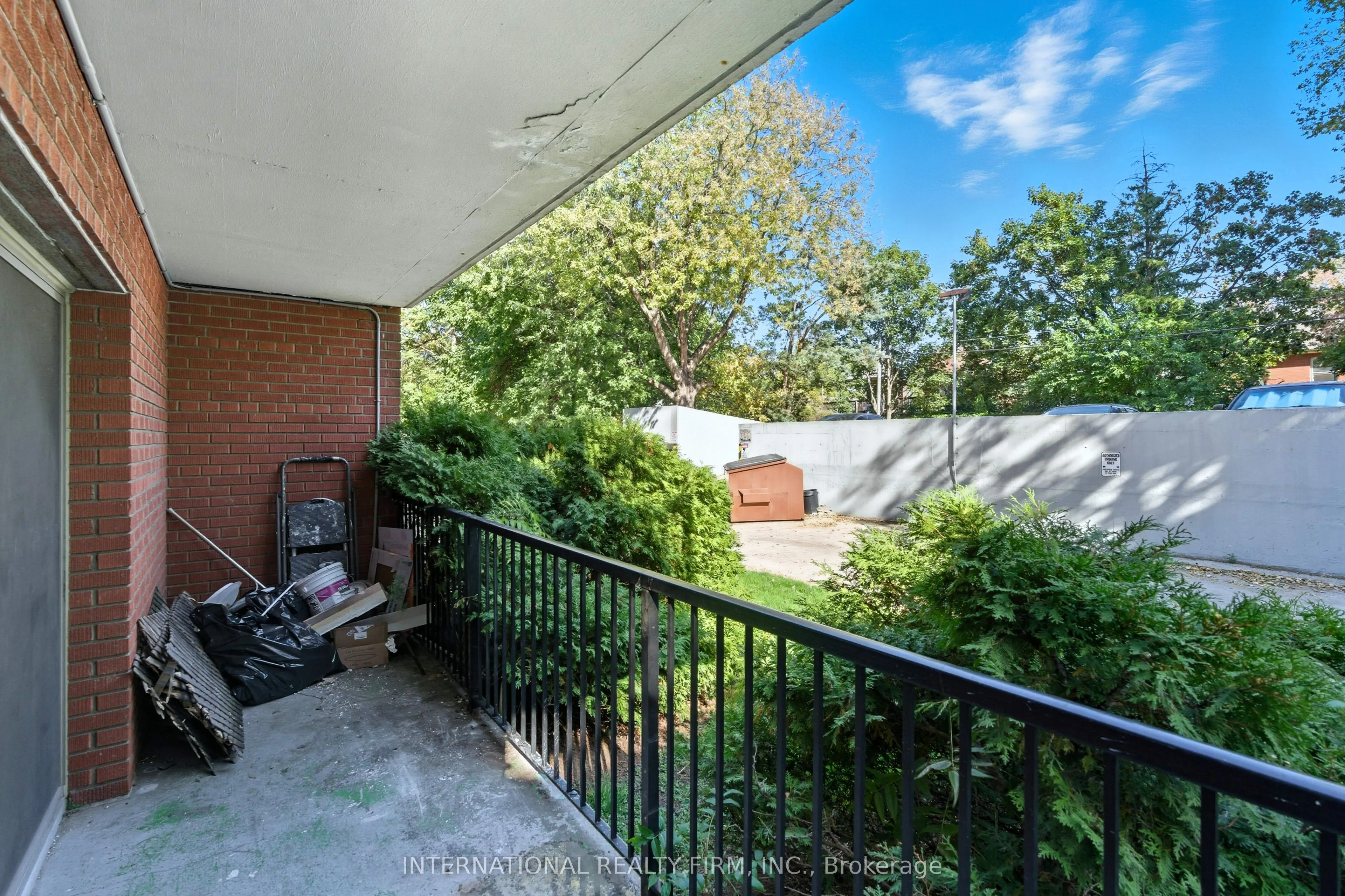 103 Emerald Street S