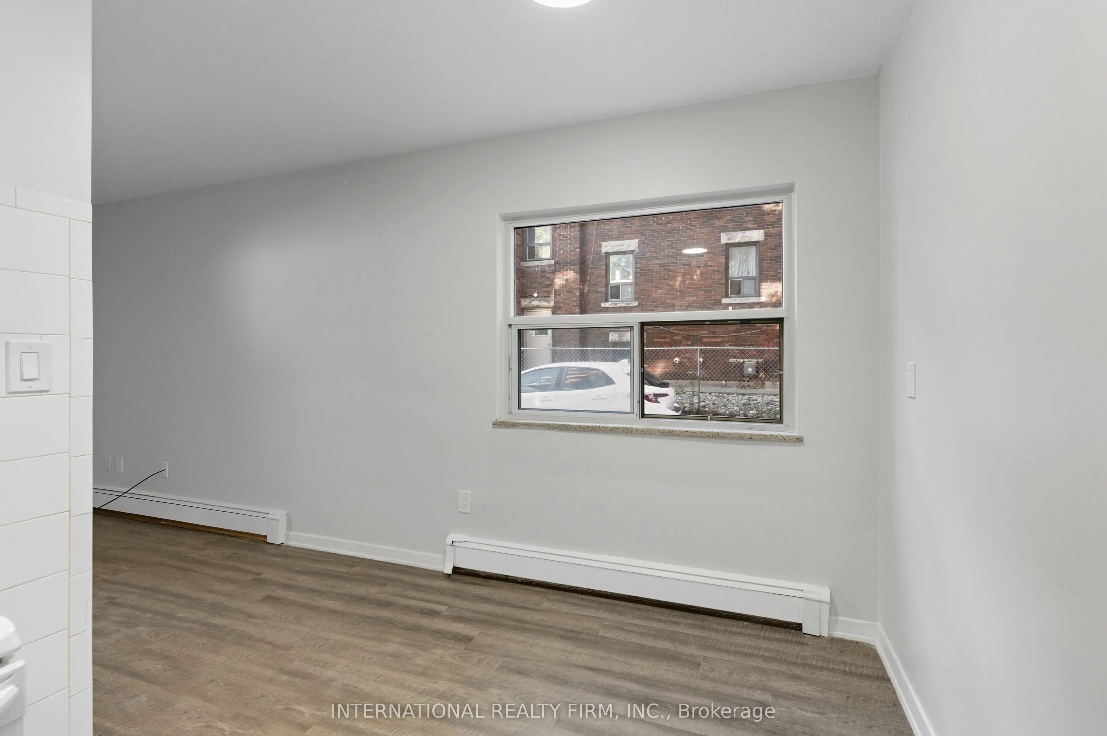 103 Emerald Street S