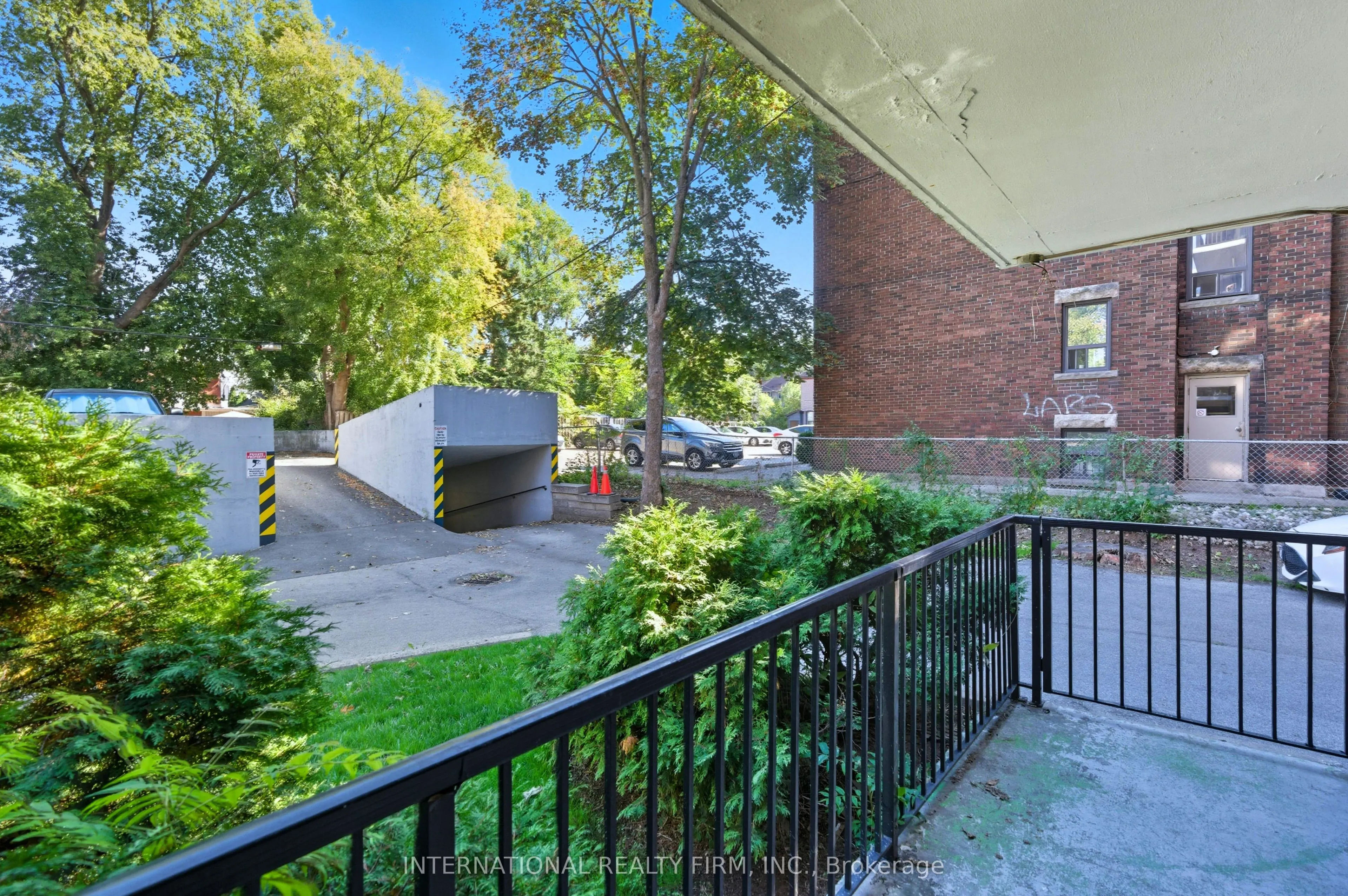 103 Emerald Street S