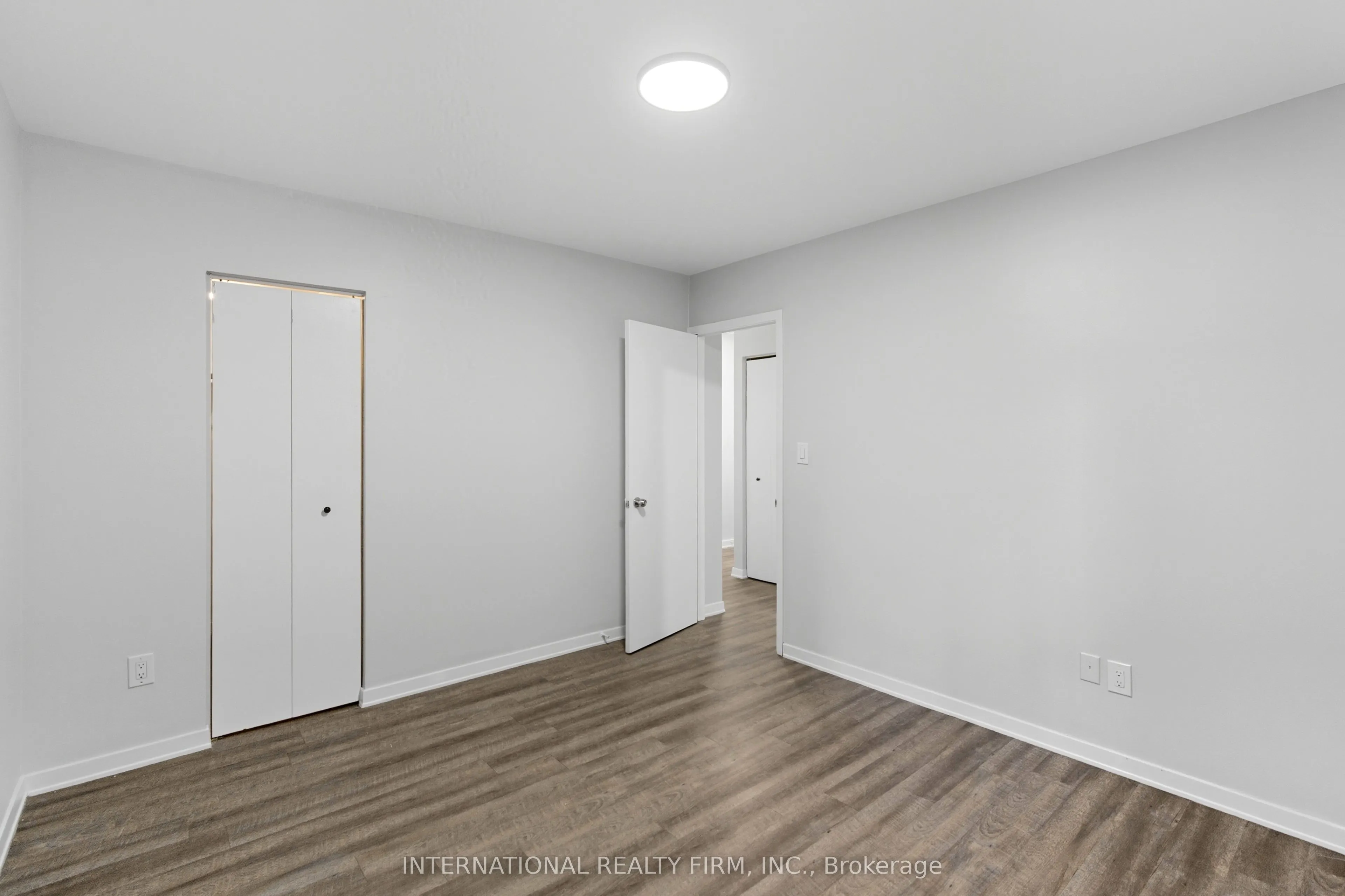 103 Emerald Street S