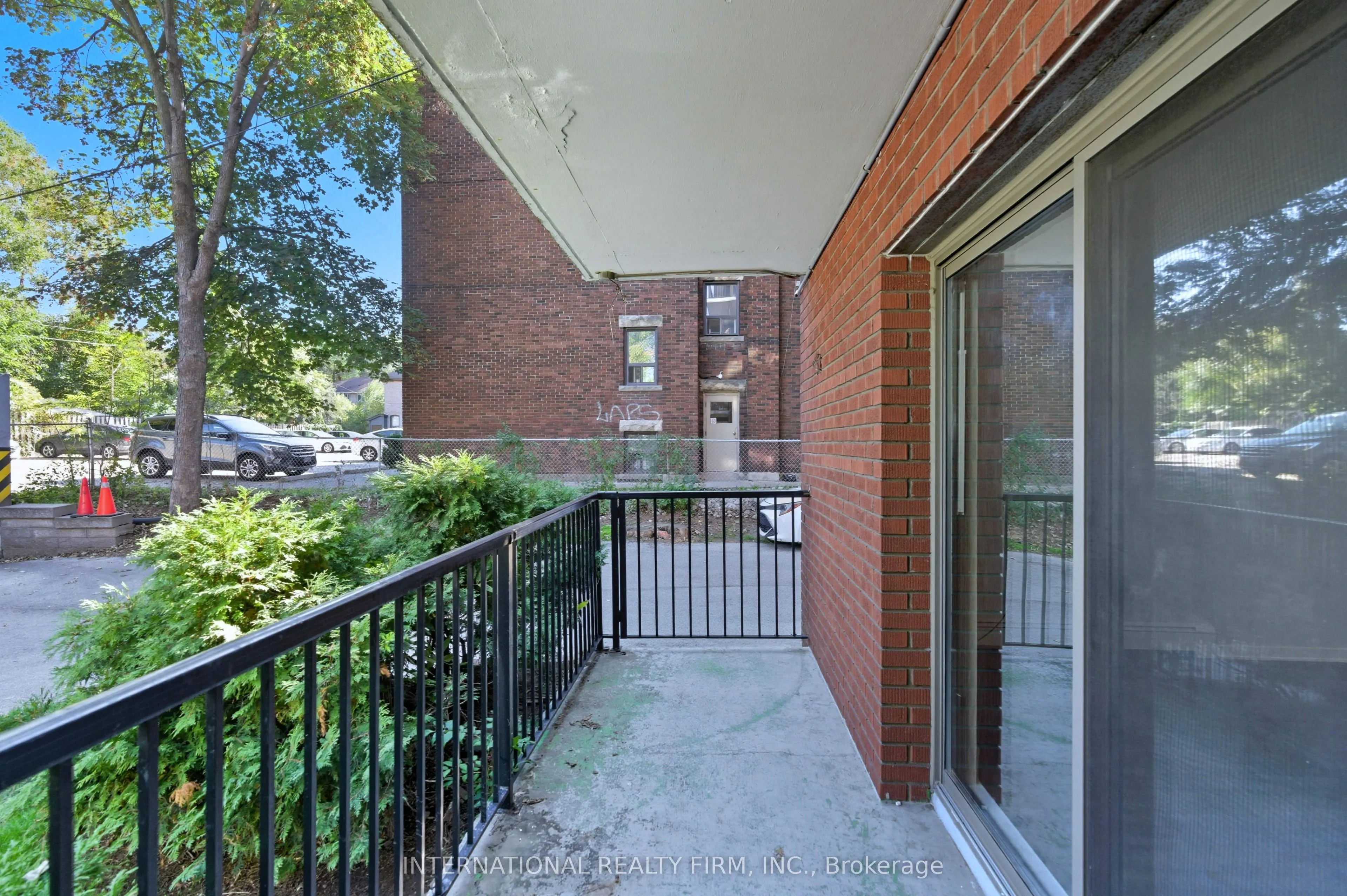 103 Emerald Street S