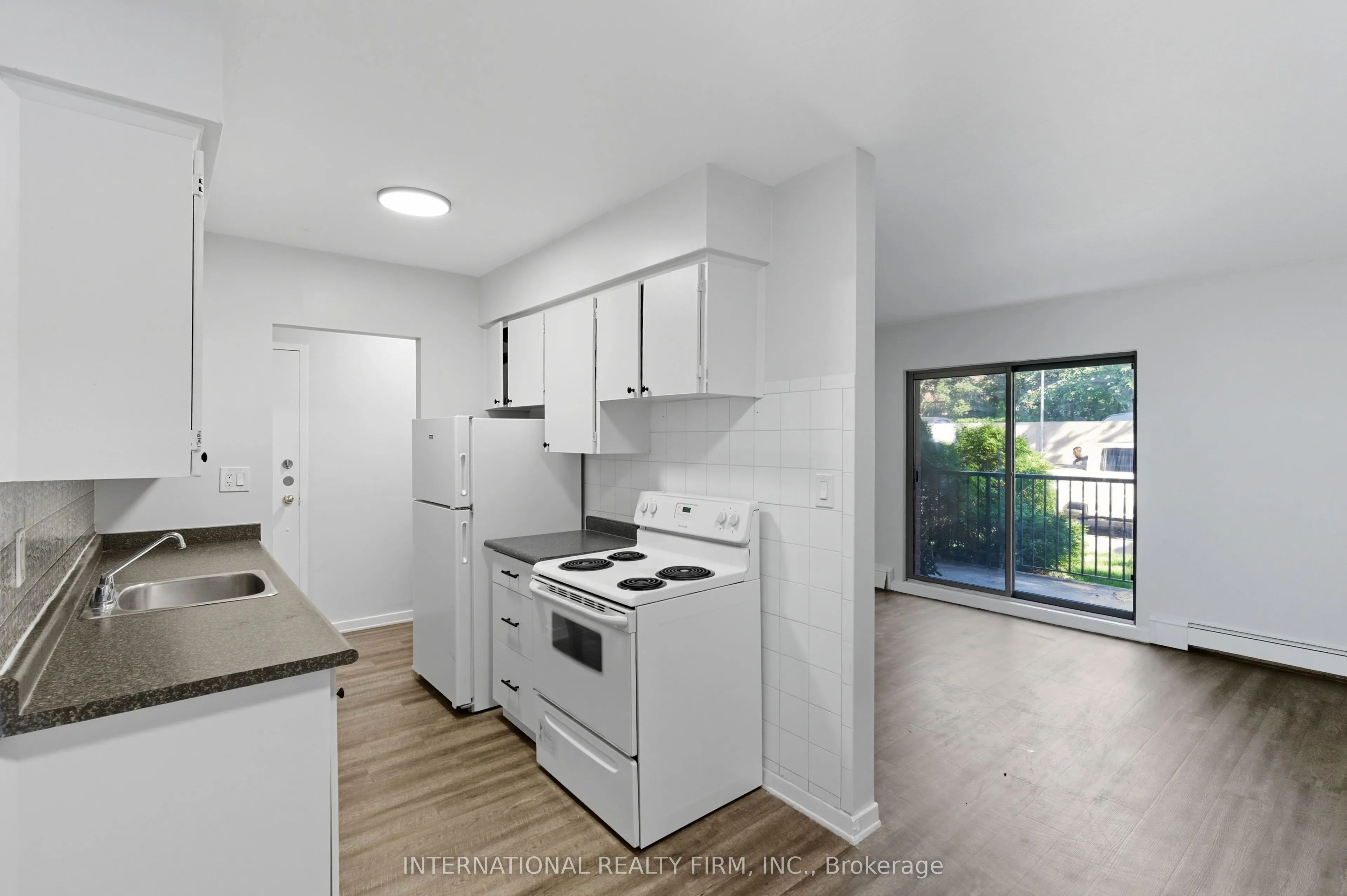 103 Emerald Street S