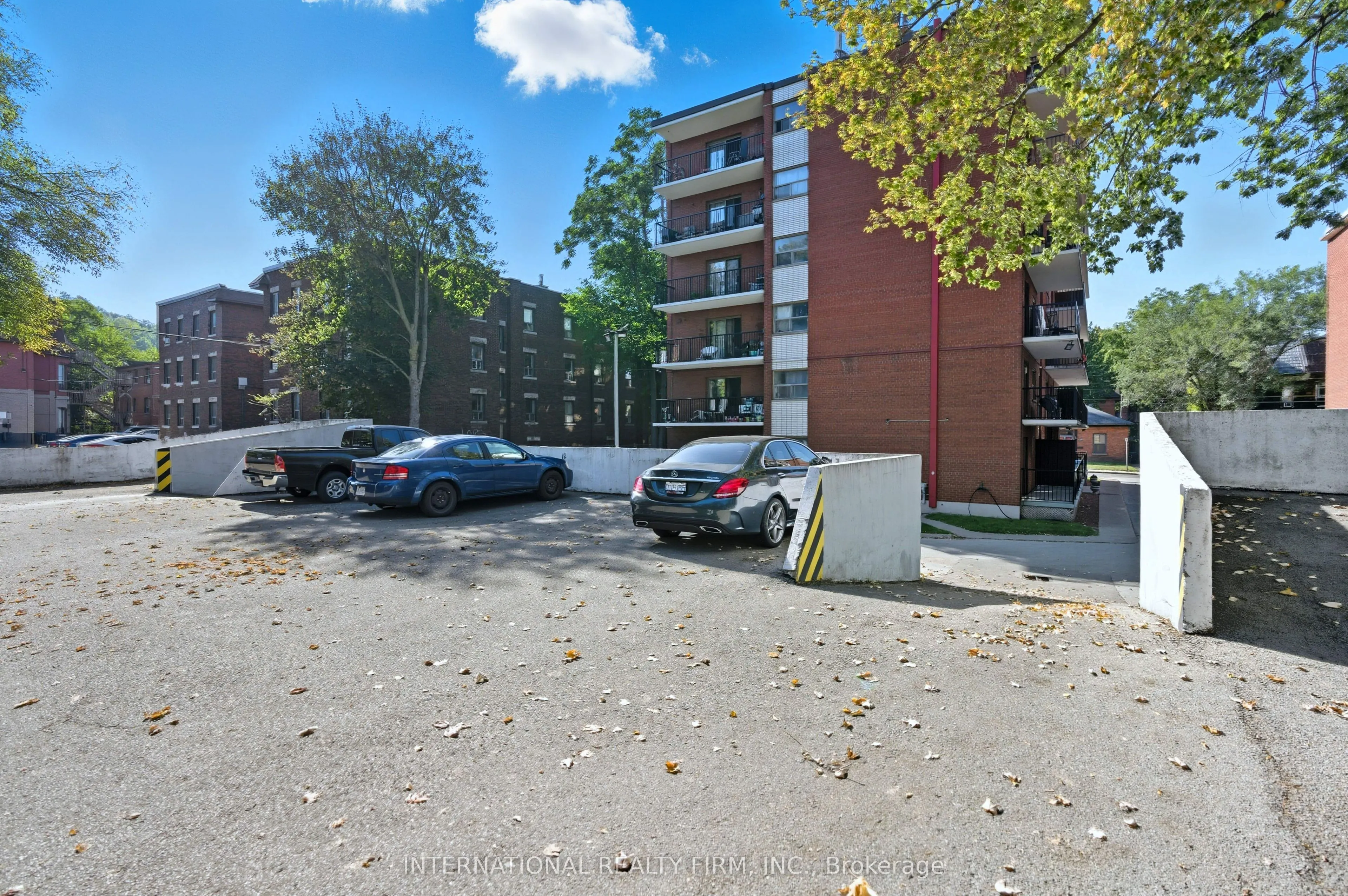 103 Emerald Street S