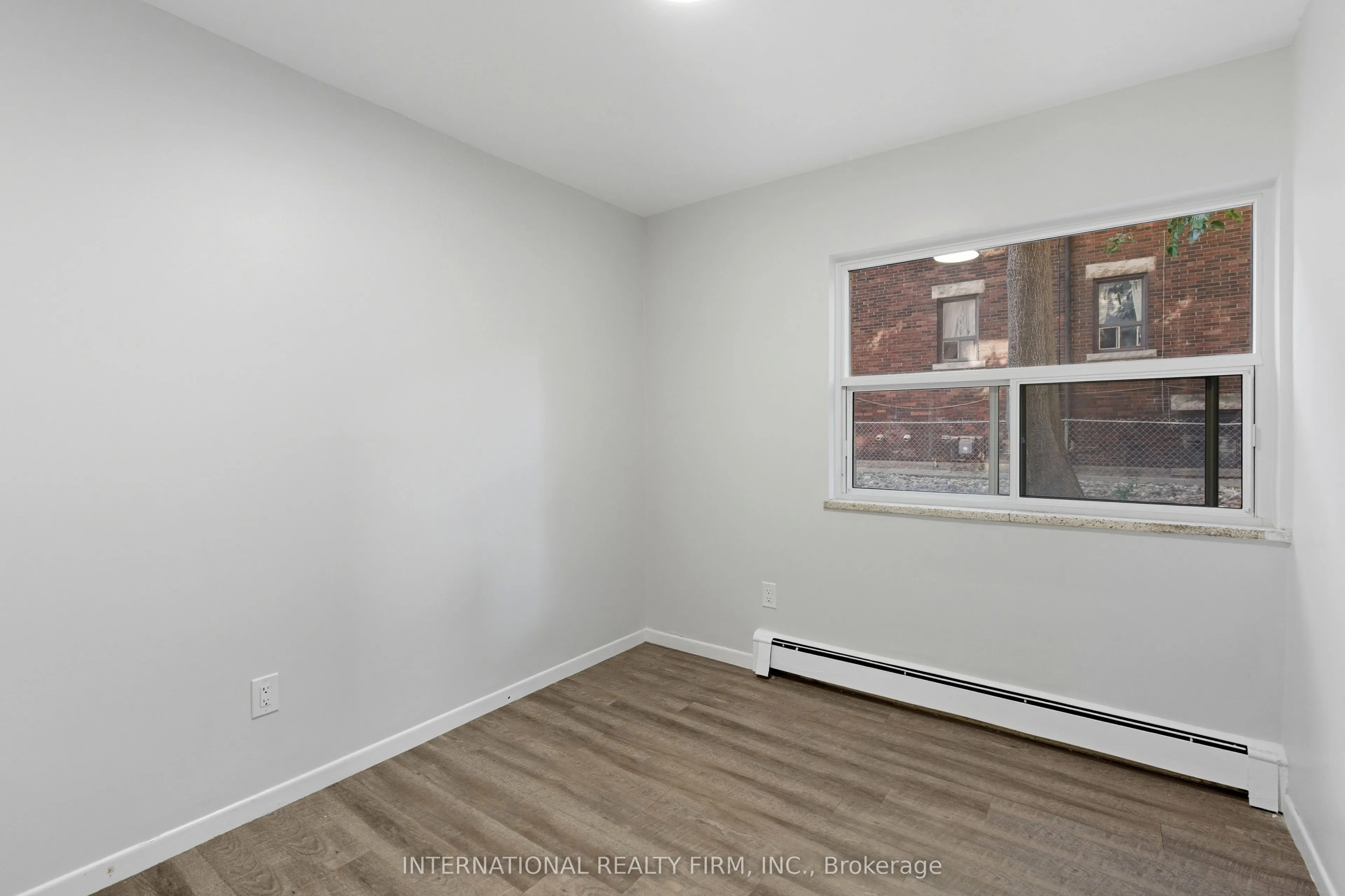 103 Emerald Street S