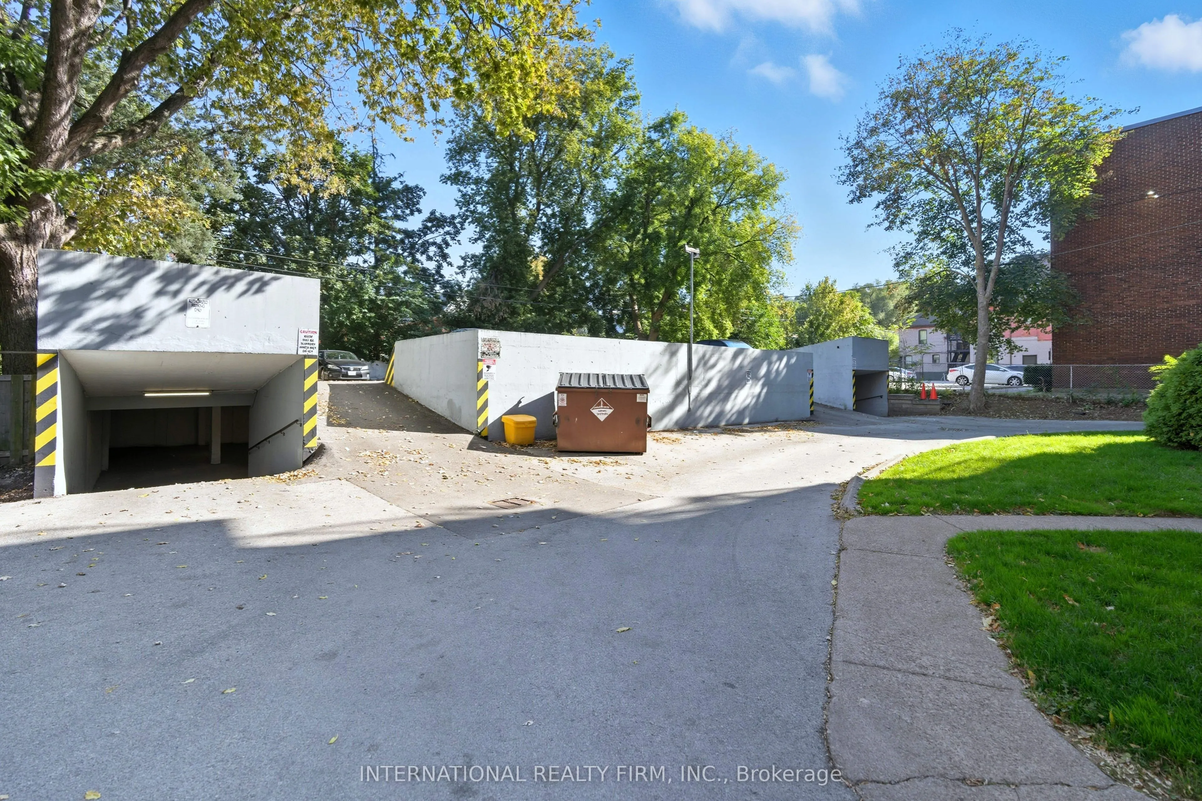 103 Emerald Street S