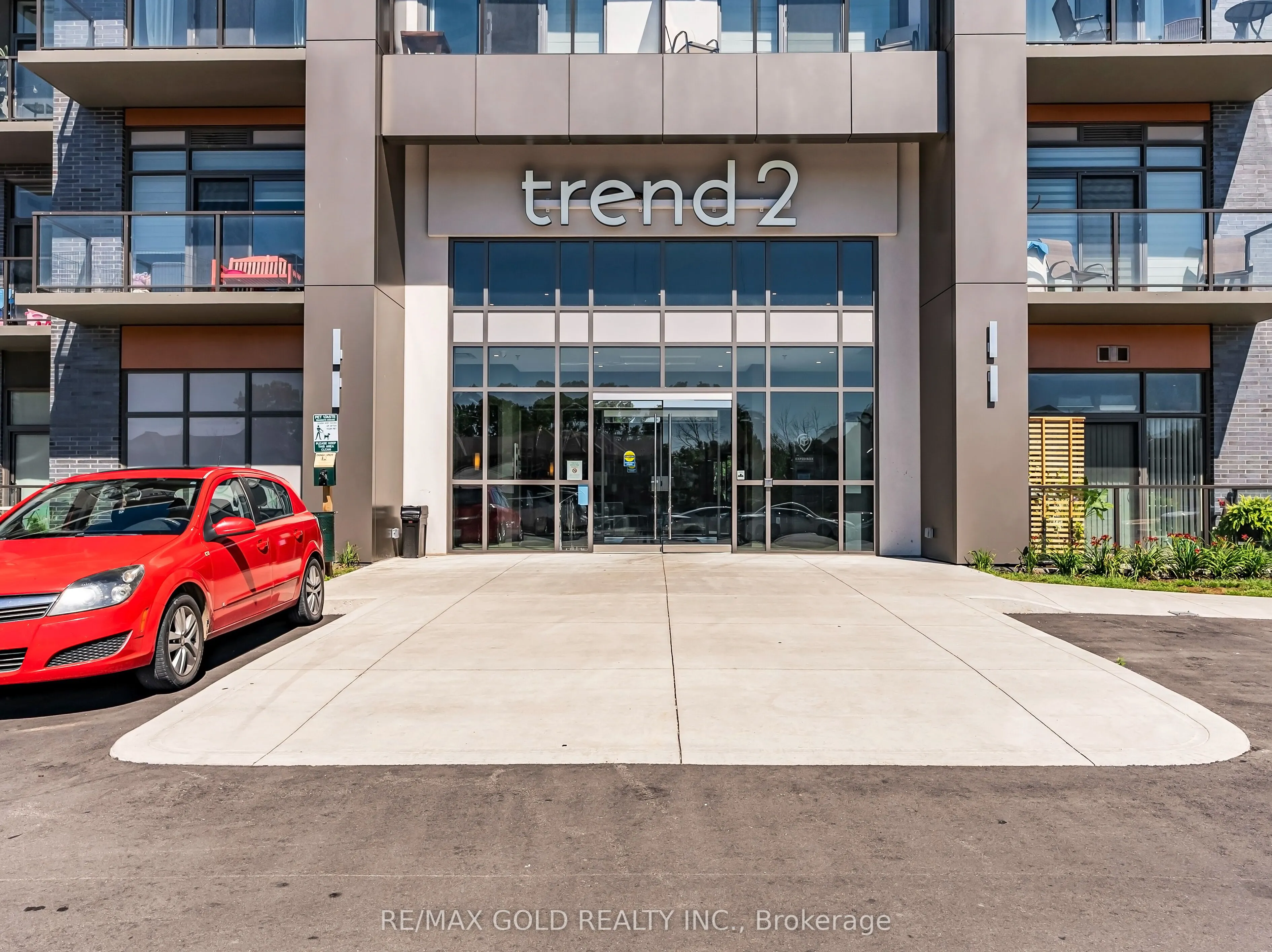460 Dundas Street E, #402