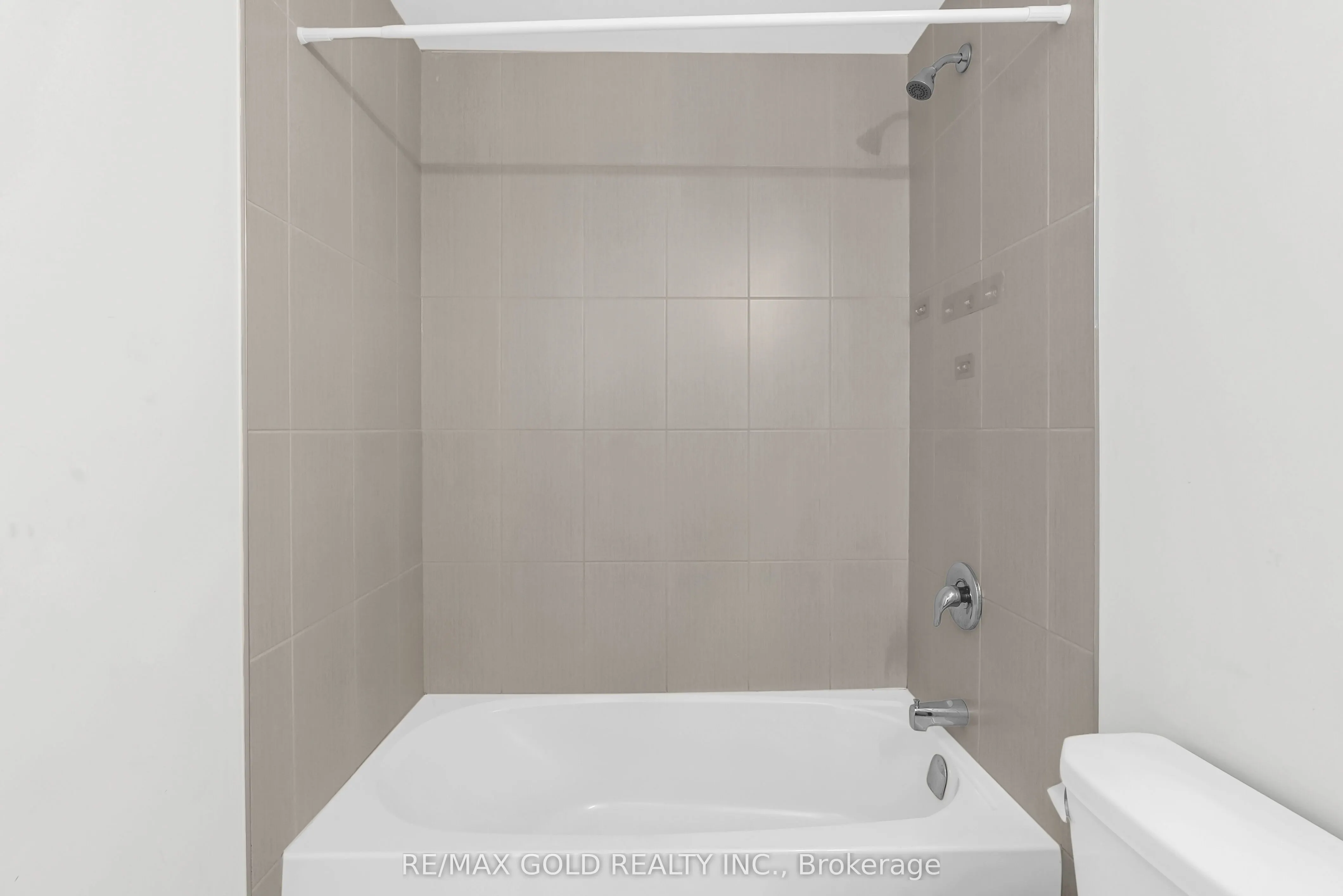 460 Dundas Street E, #402