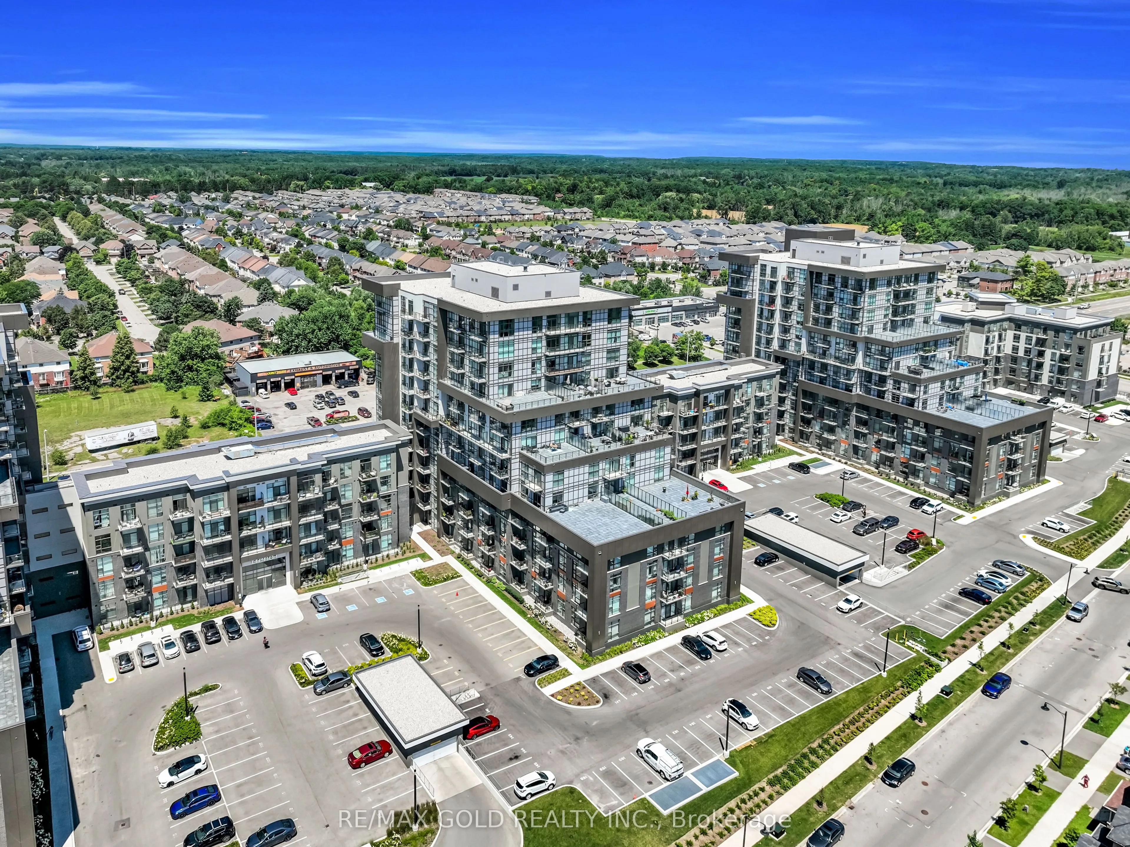 460 Dundas Street E, #402