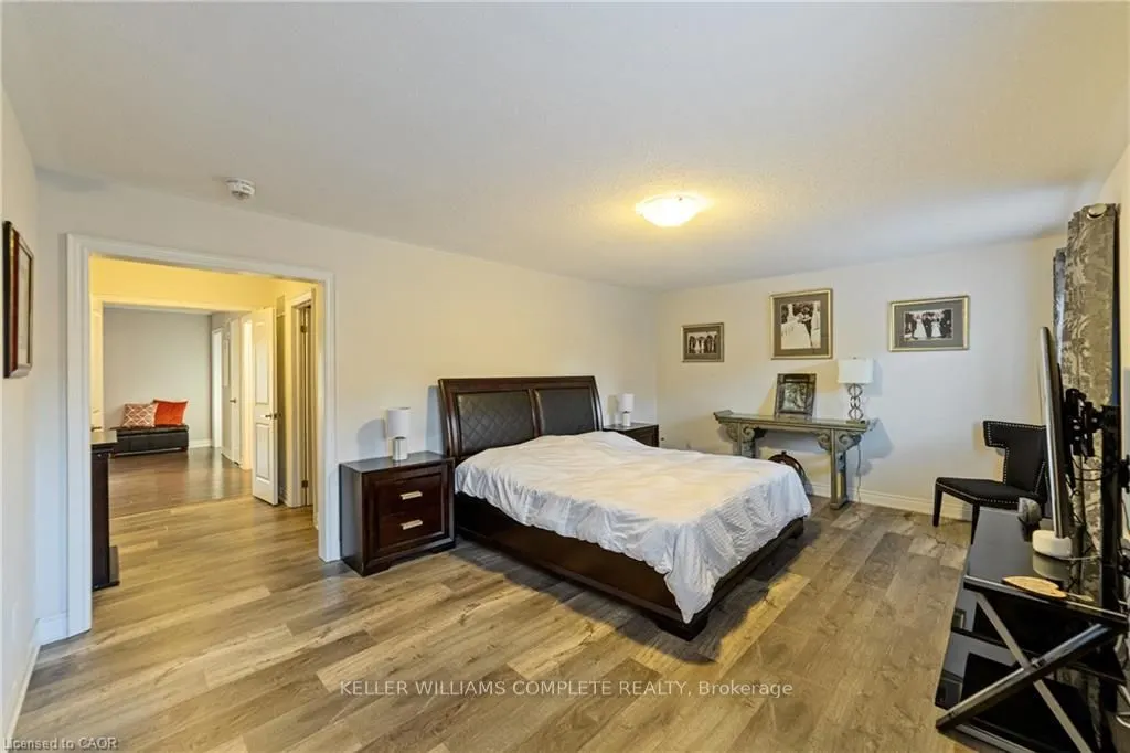 24 MACBEAN Crescent