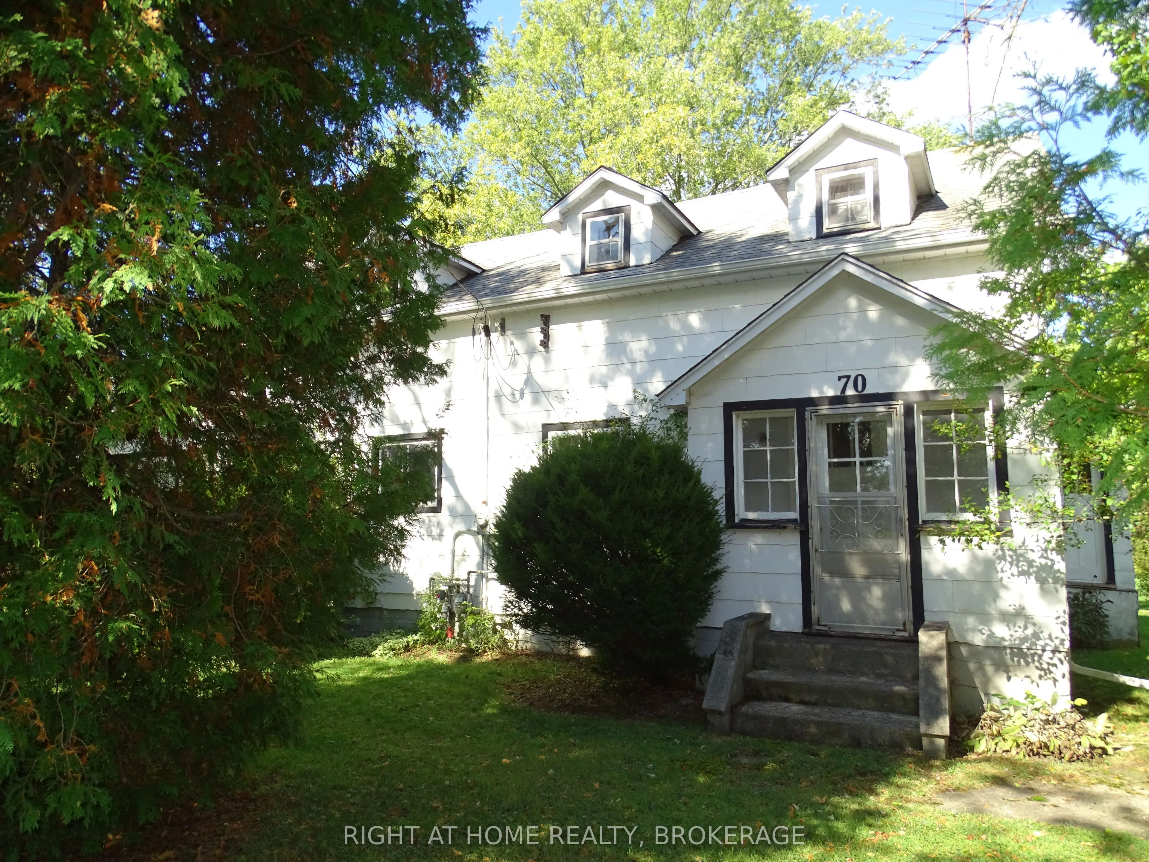 72 Bridge Street W