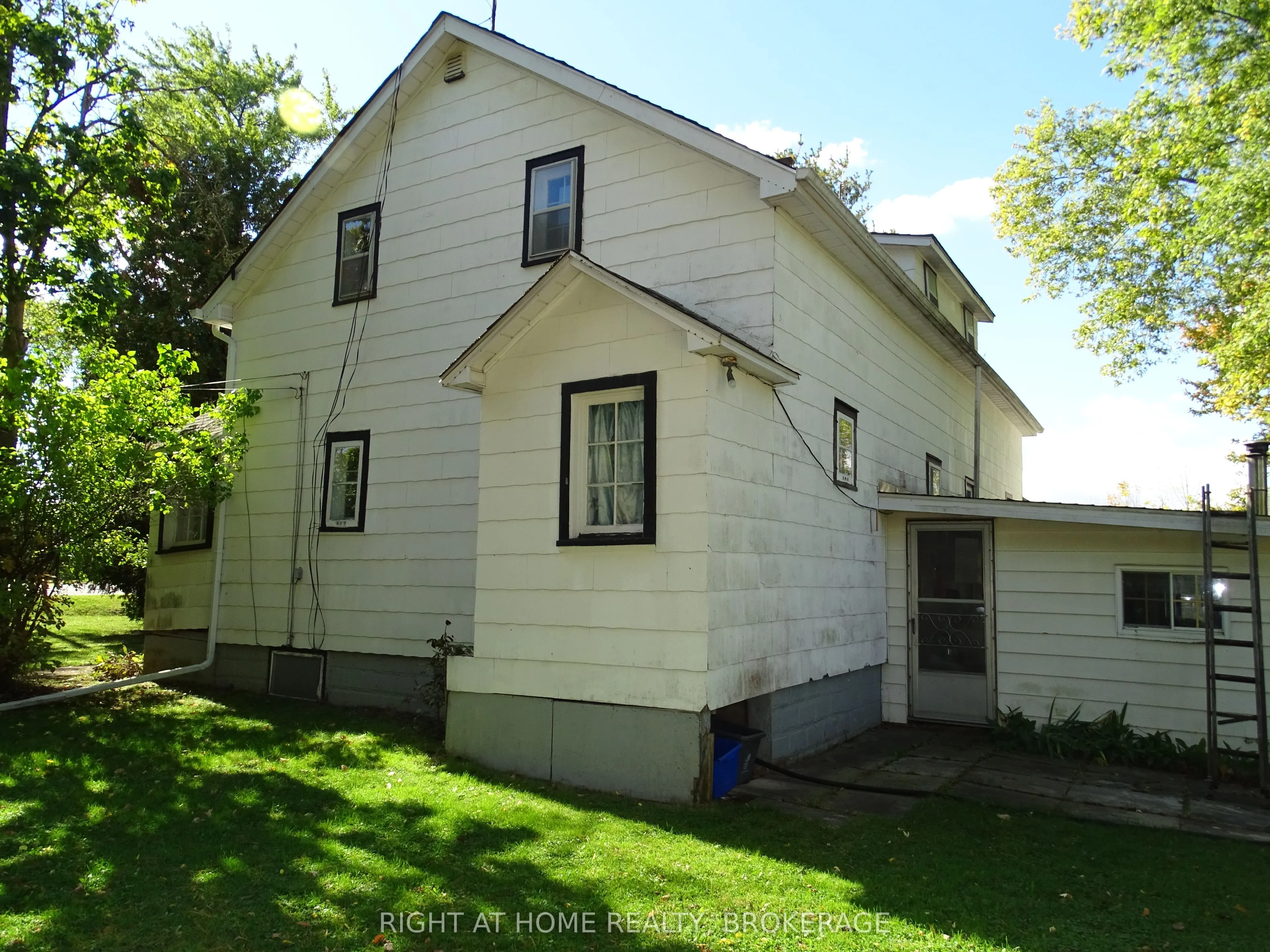 72 Bridge Street W