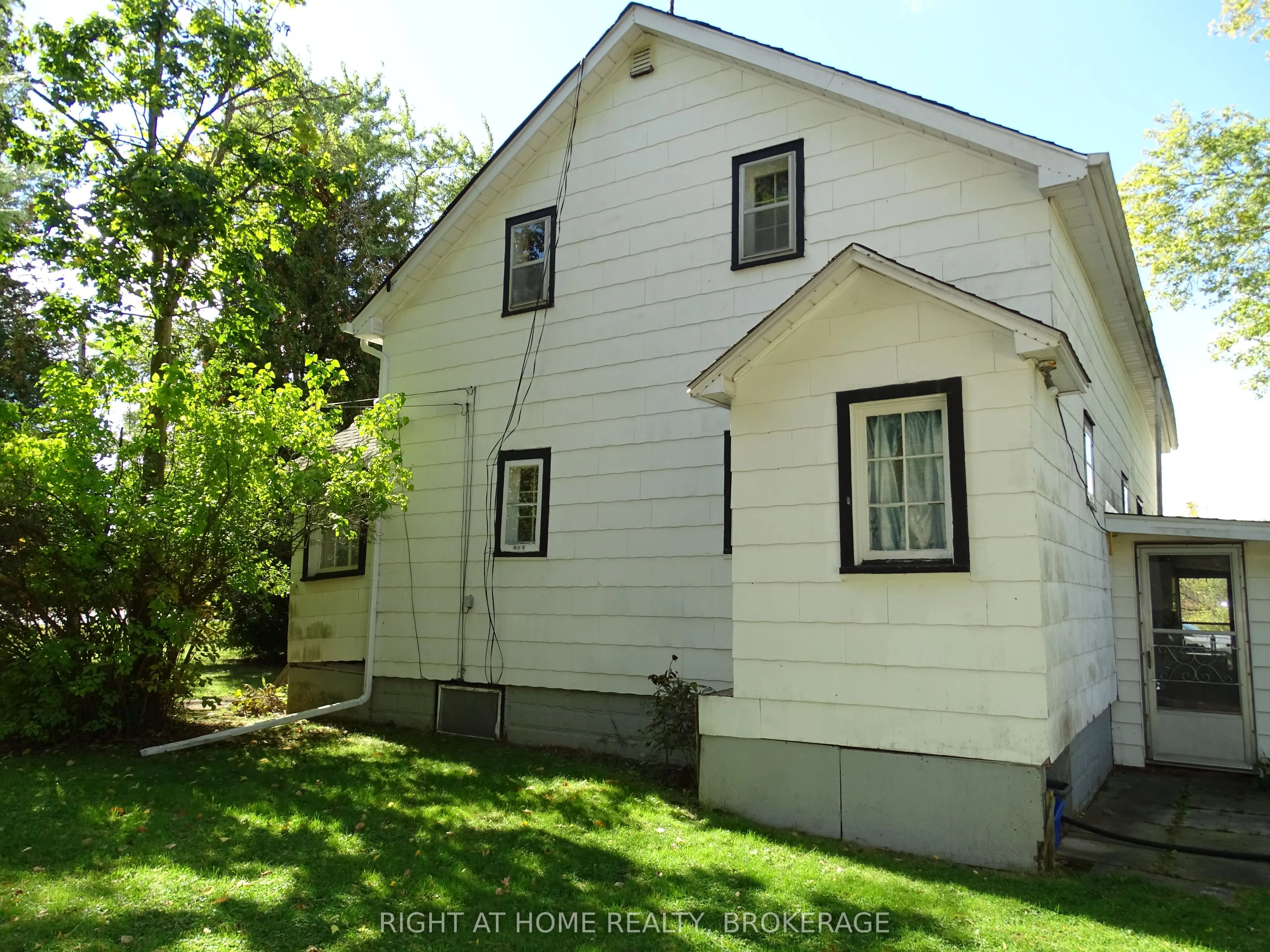 72 Bridge Street W