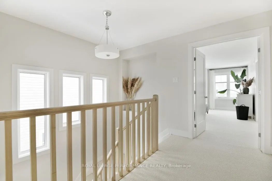 713 Cap Diamant Way