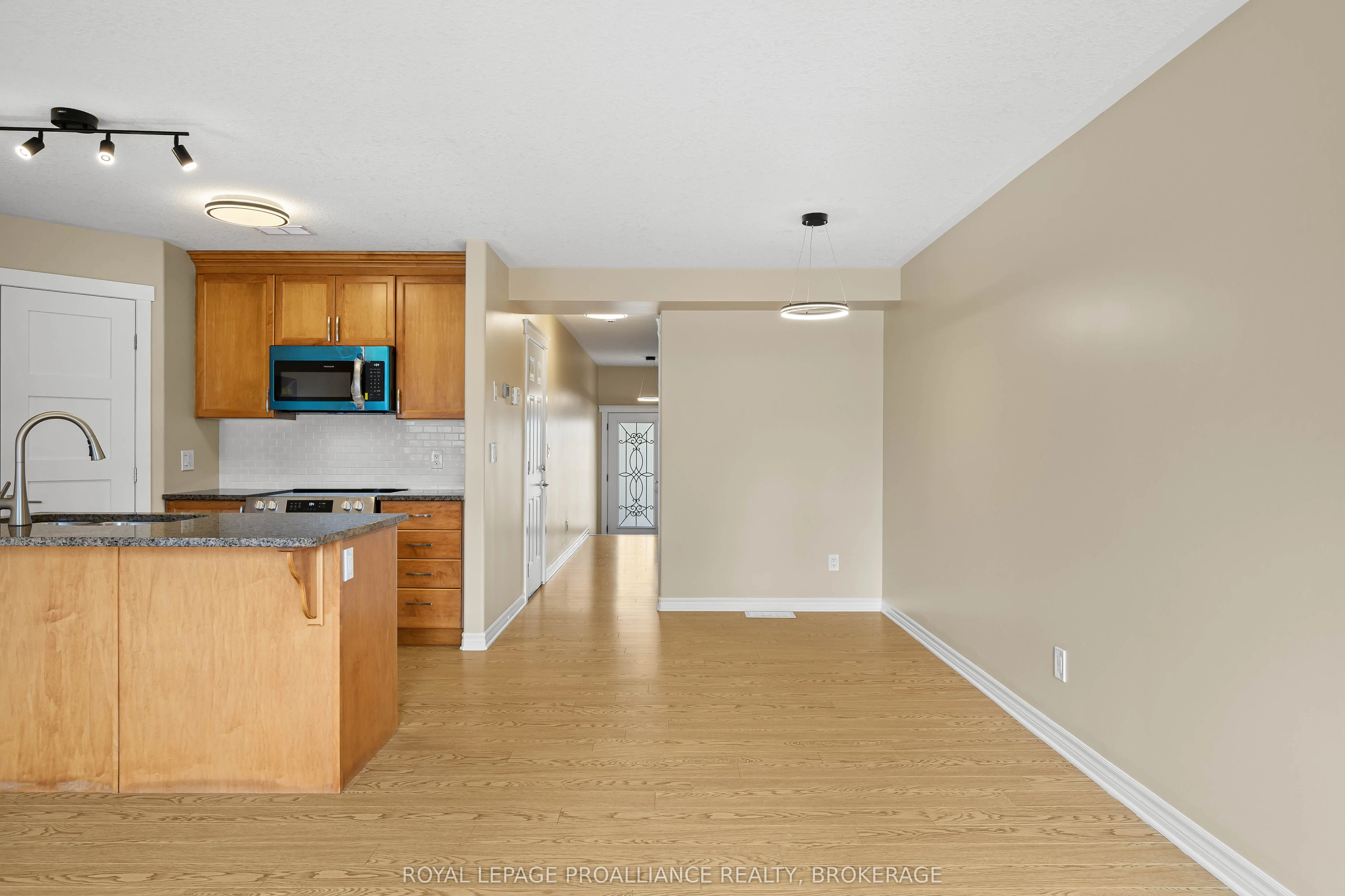 909 Blossom Street