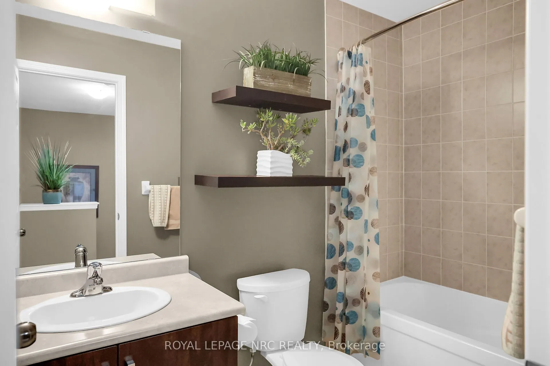 8681 Dogwood Crescent