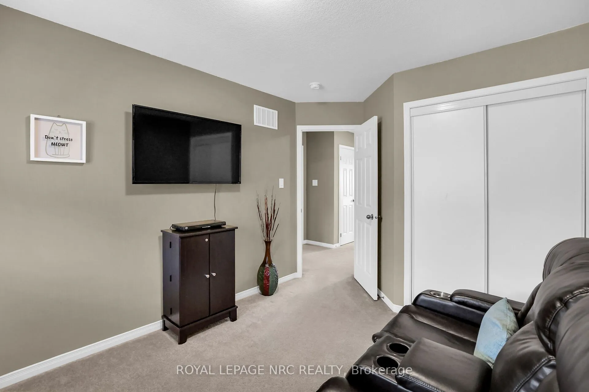 8681 Dogwood Crescent