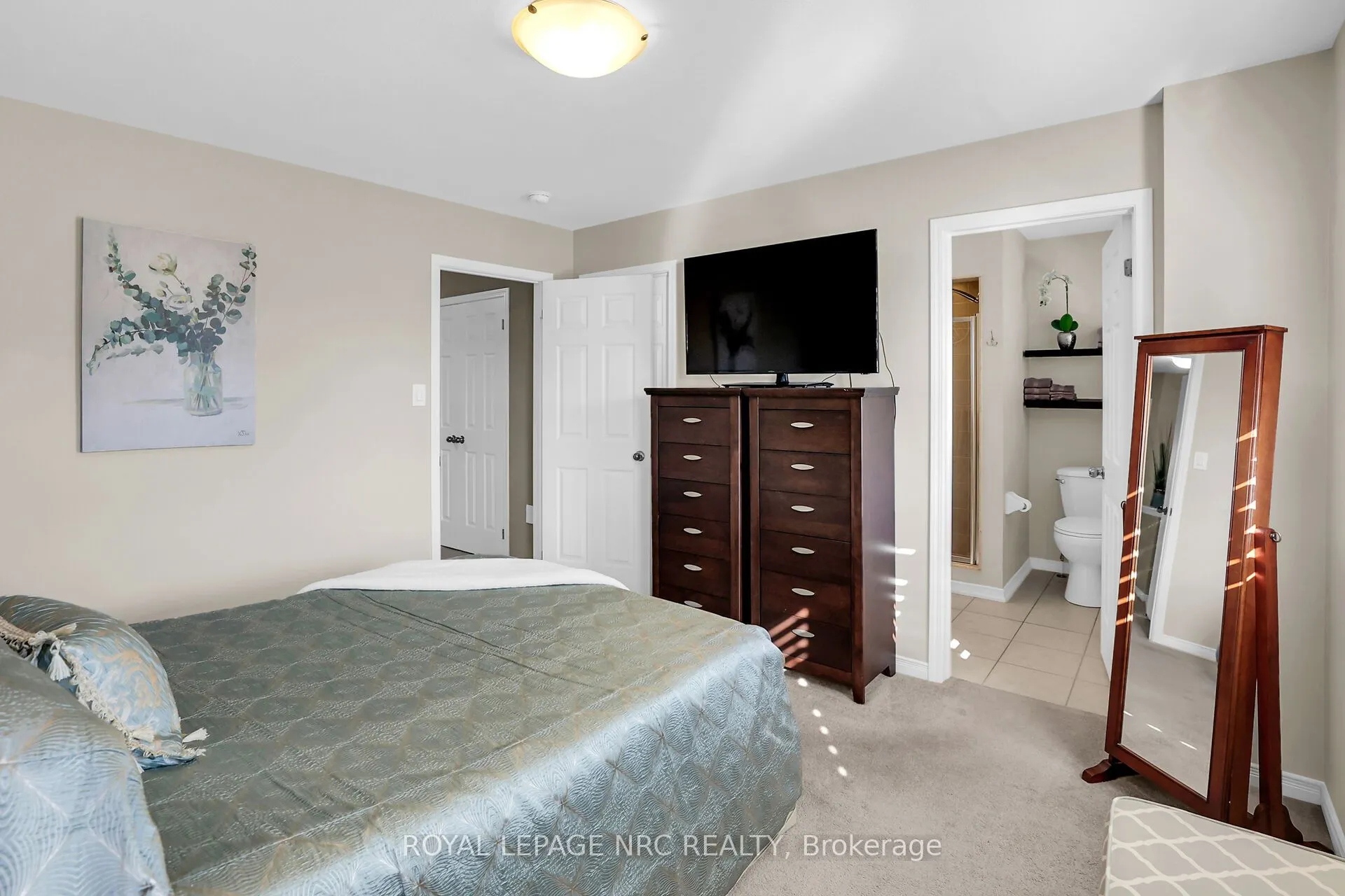 8681 Dogwood Crescent